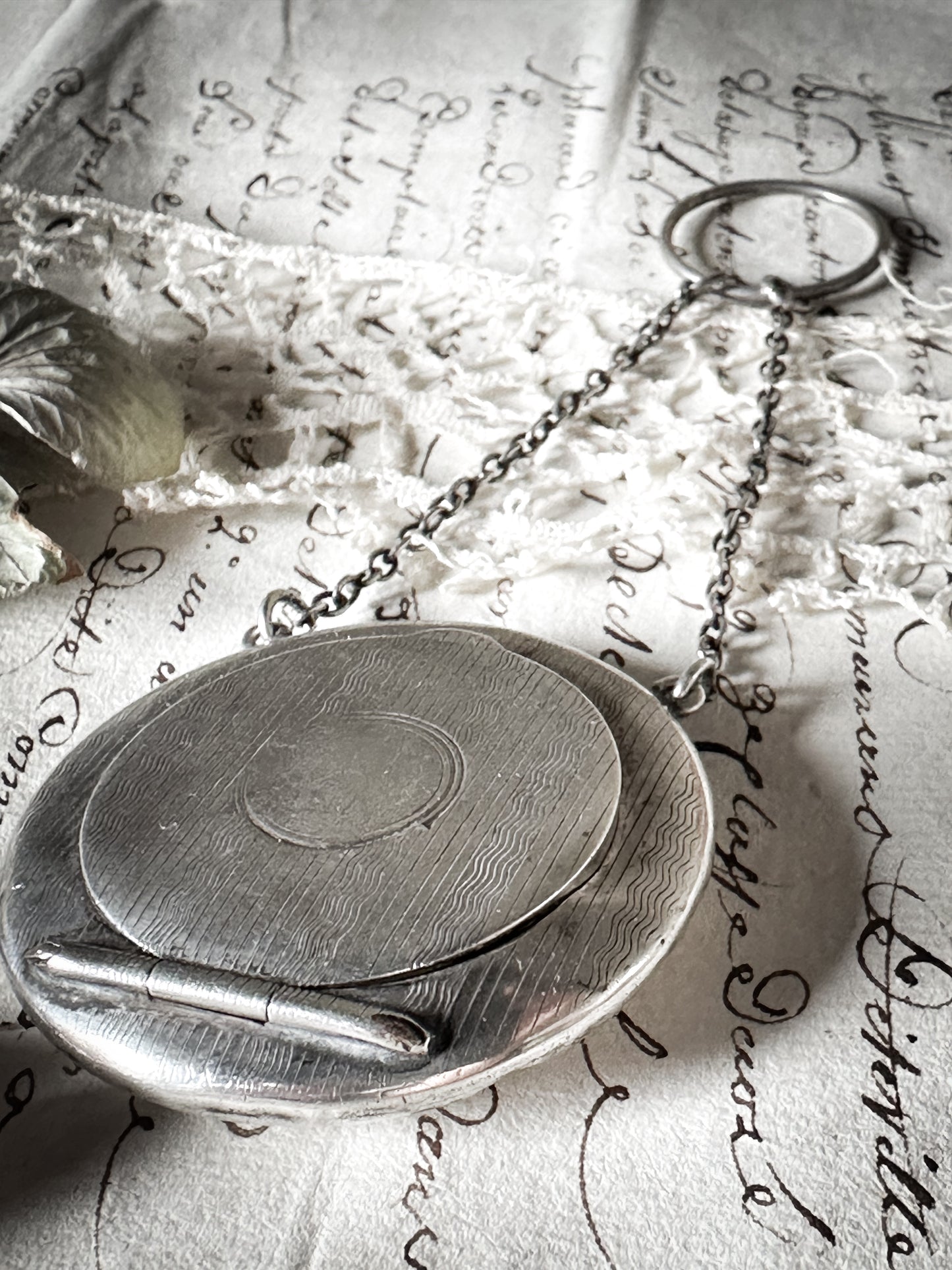 Silver mirror compact hallmarked Chester 1917 by makers Adie & Lovekin