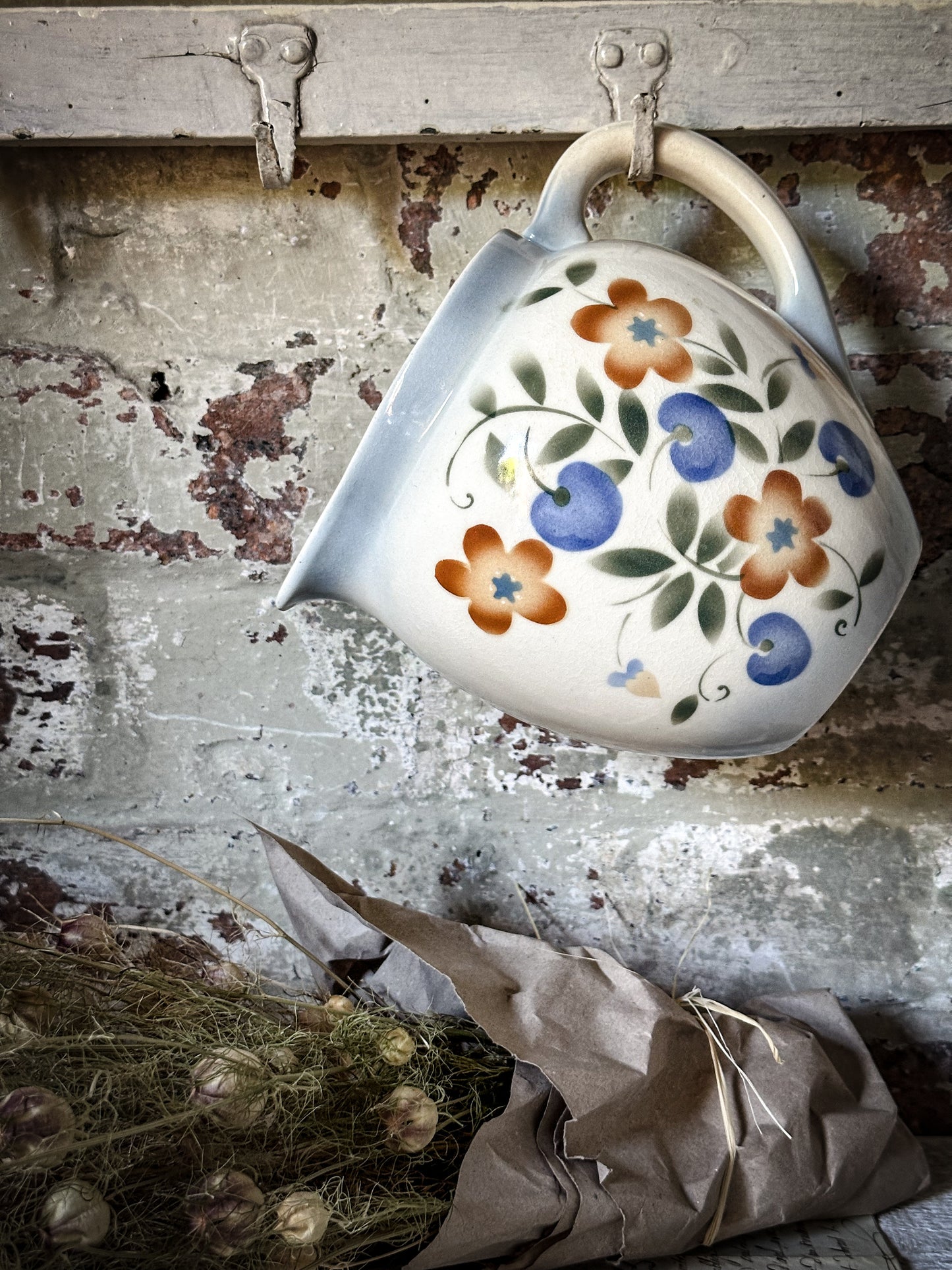 A Vintage Sponge Ware Flower Jug