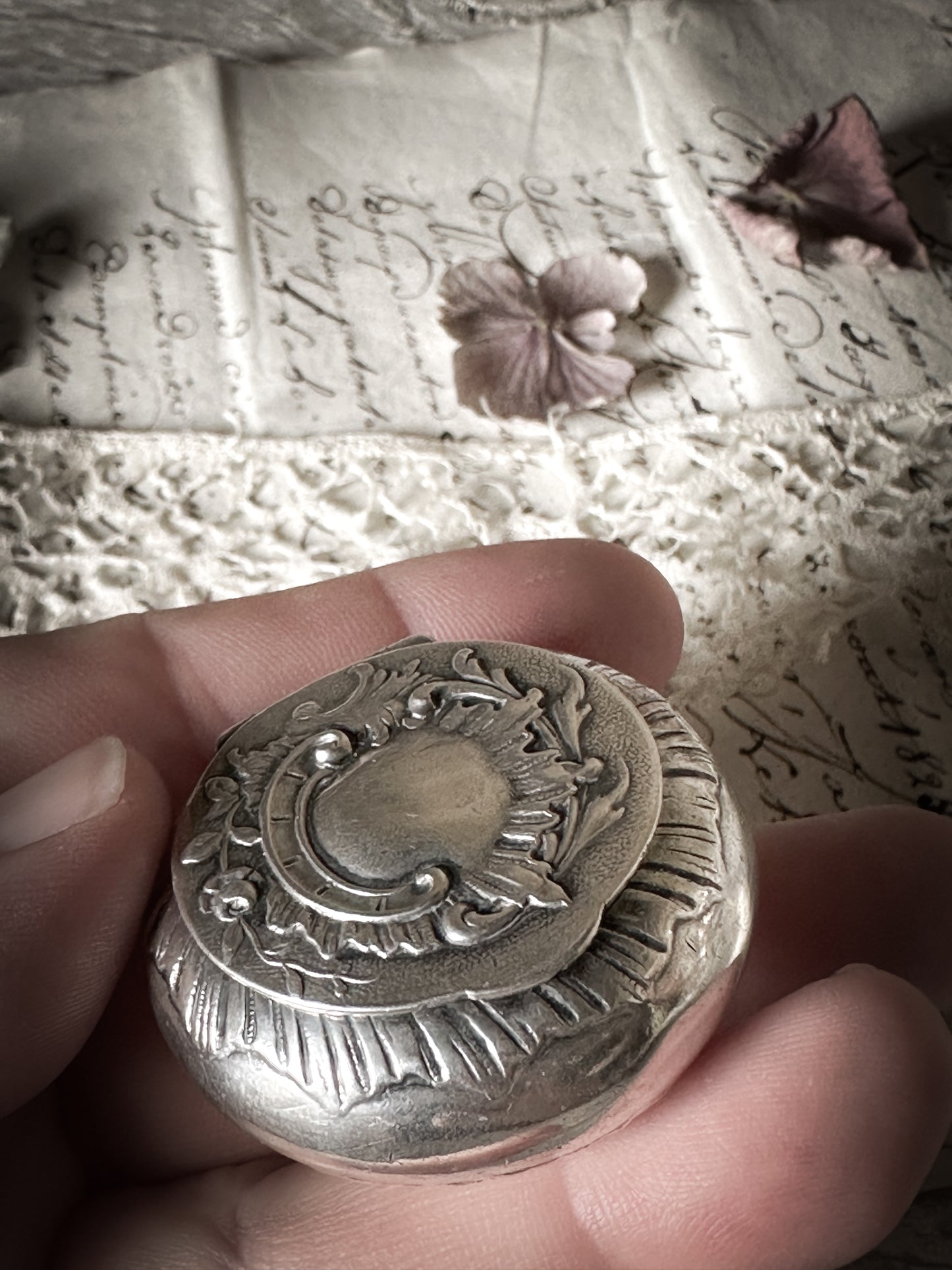 A stunning hallmarked Belgian silver hinged snuff box
