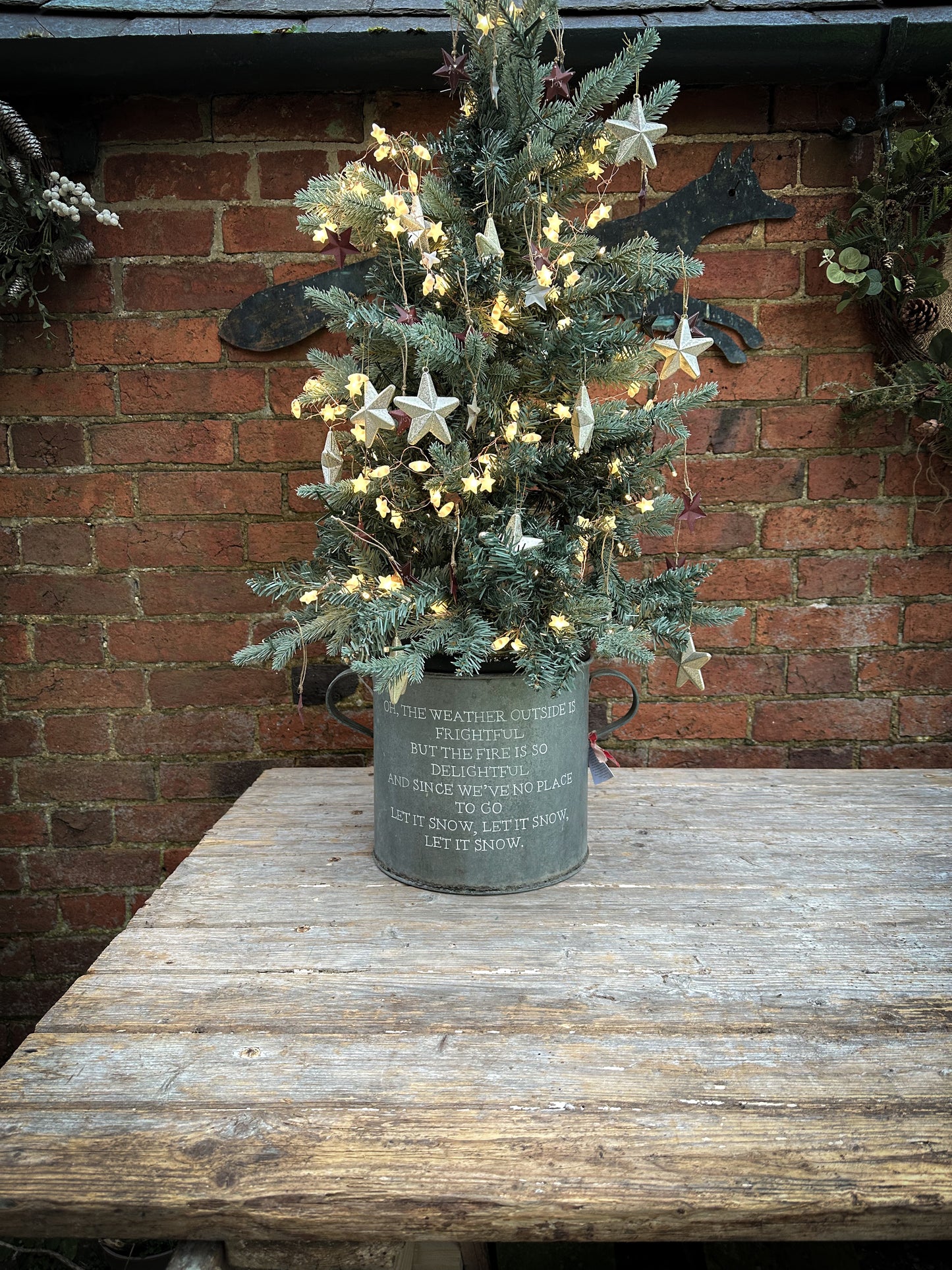 A beautiful heirloom vintage galvanised tub hand painted using traditional sign writer’s techniques and materials.