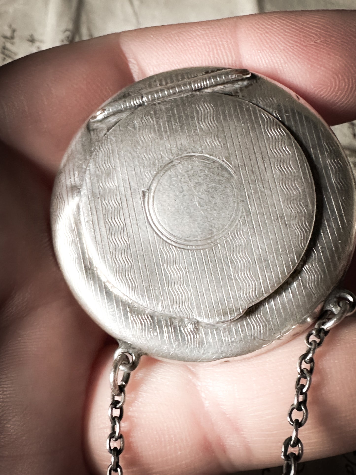 Silver mirror compact hallmarked Chester 1917 by makers Adie & Lovekin