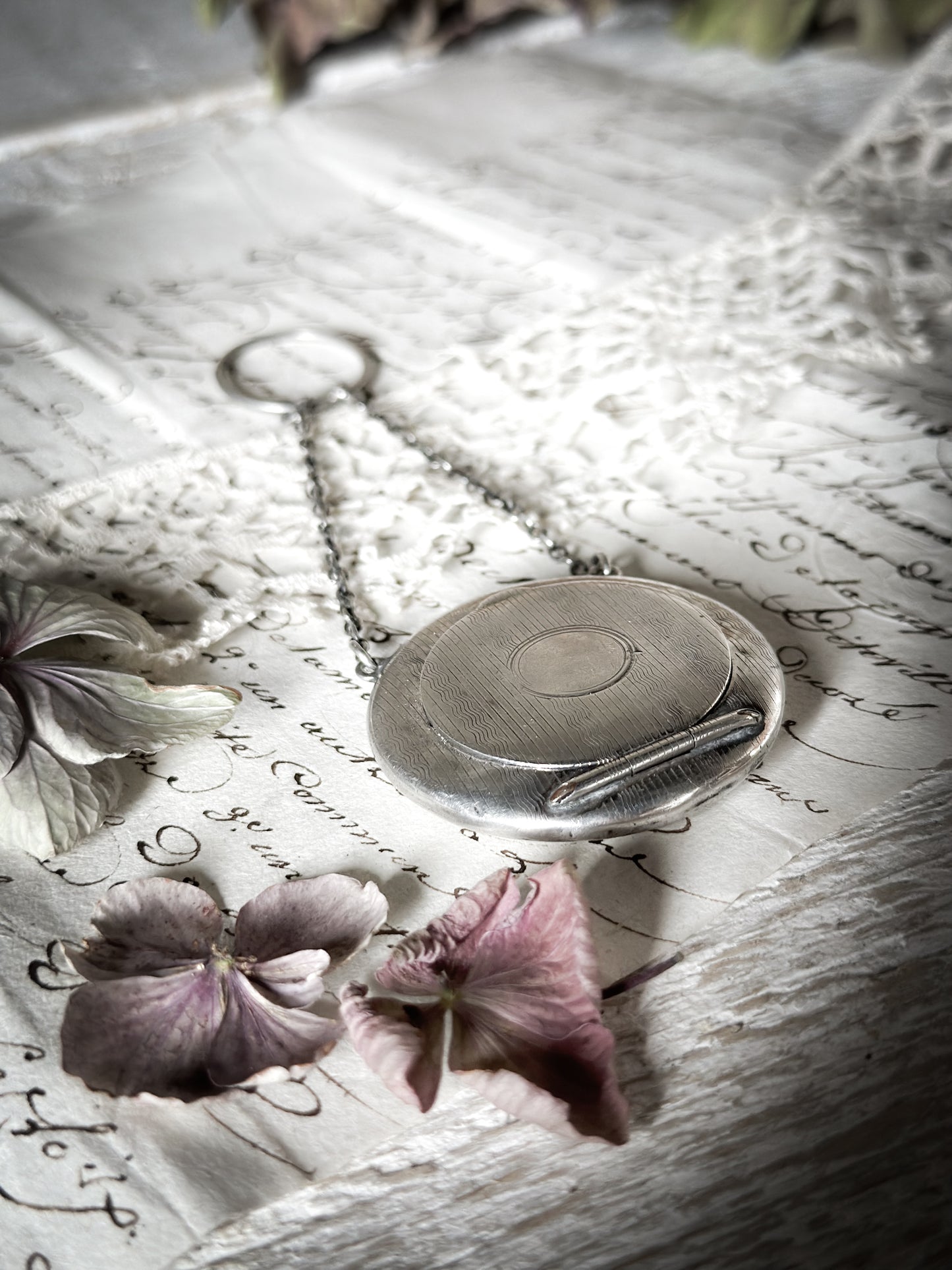 Silver mirror compact hallmarked Chester 1917 by makers Adie & Lovekin