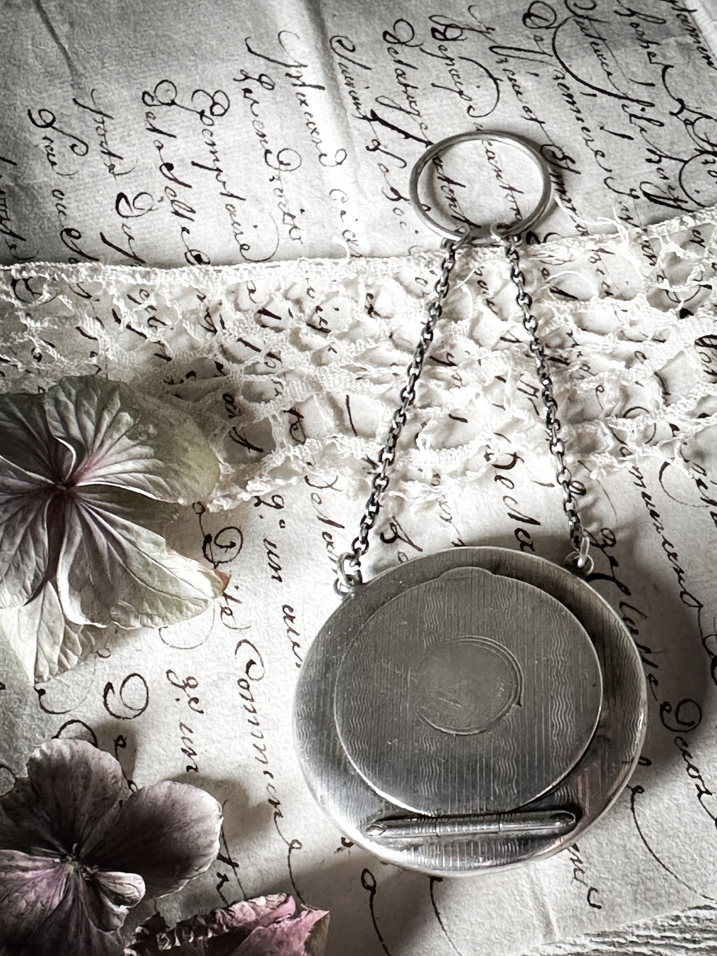 Silver mirror compact hallmarked Chester 1917 by makers Adie & Lovekin