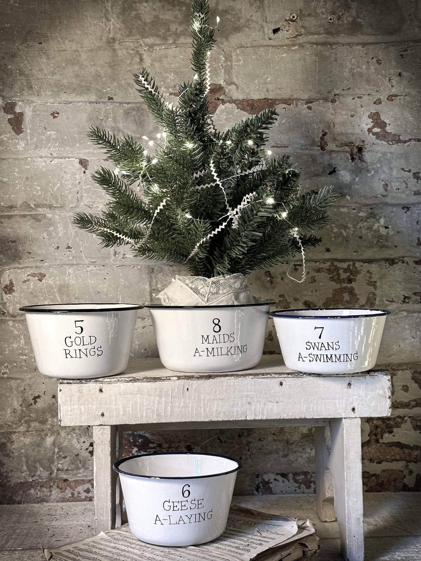A beautiful vintage enamel pudding bowl with a hand painted quote from the Twelve days of Christmas