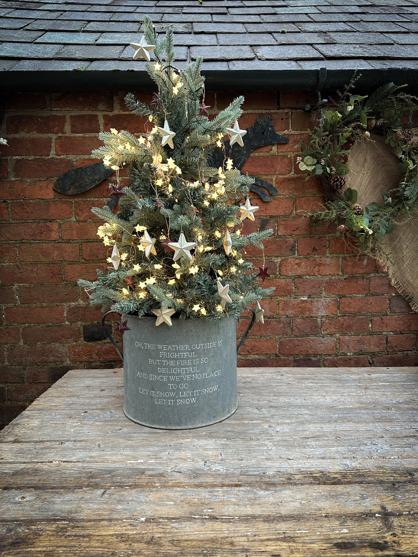 A beautiful heirloom vintage galvanised tub hand painted using traditional sign writer’s techniques and materials.