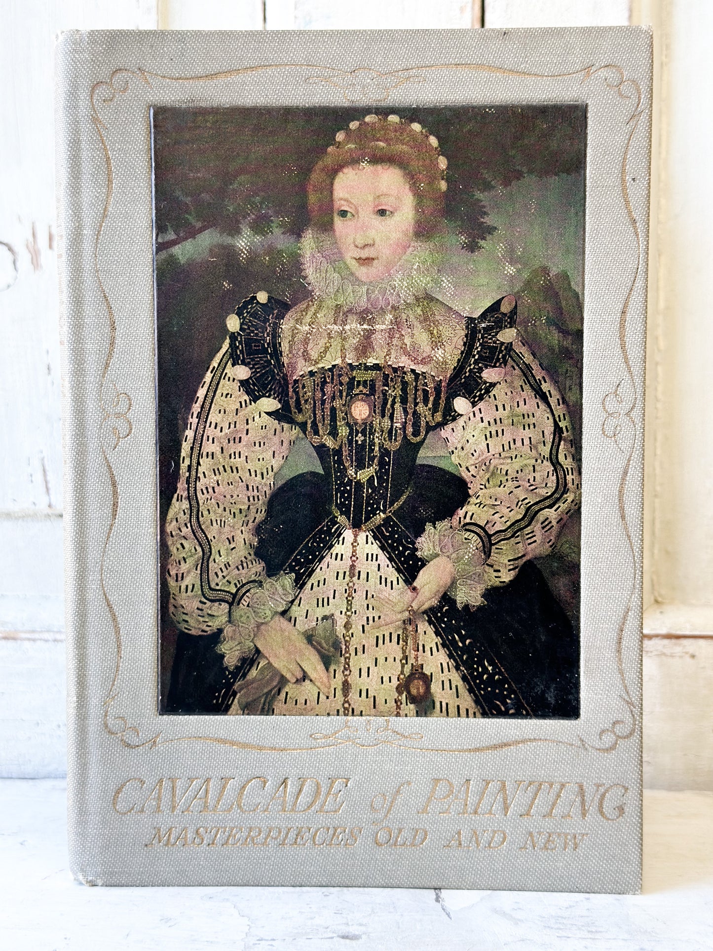 Cavalcade of Painting antique art book Harper of Holloway, 1930.
L18.5cm W13cm D1cm.