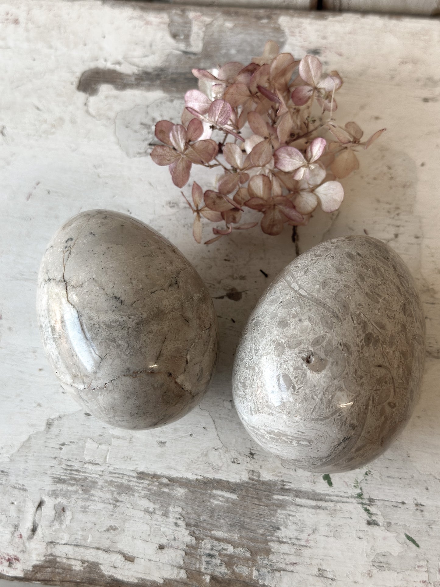 A pair of pretty vintage marble onyx eggs