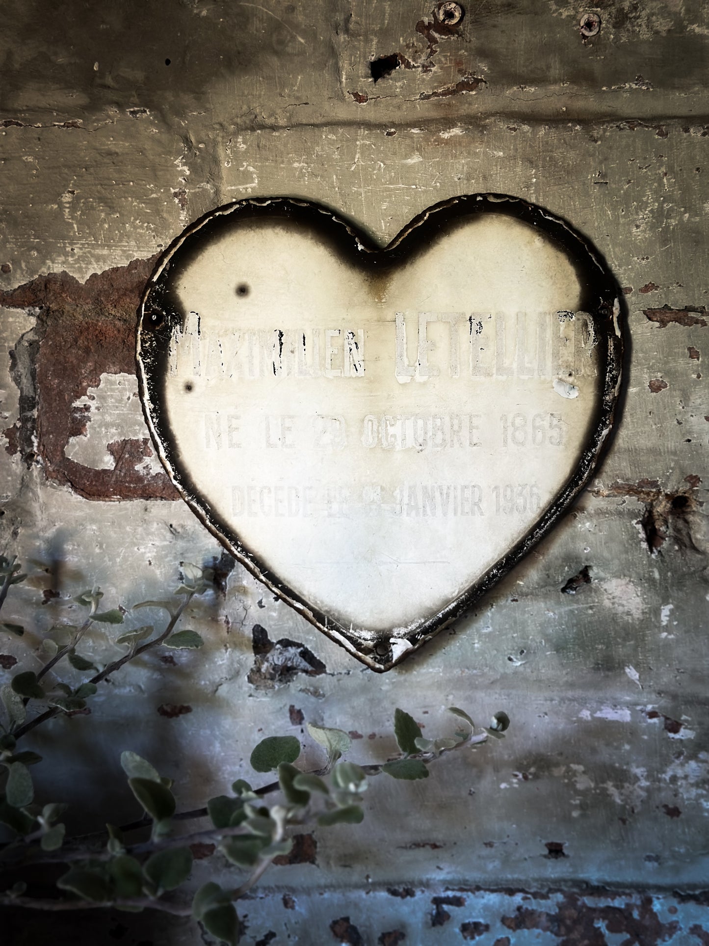 A Vintage French Enamel Heart Memorial Plaque