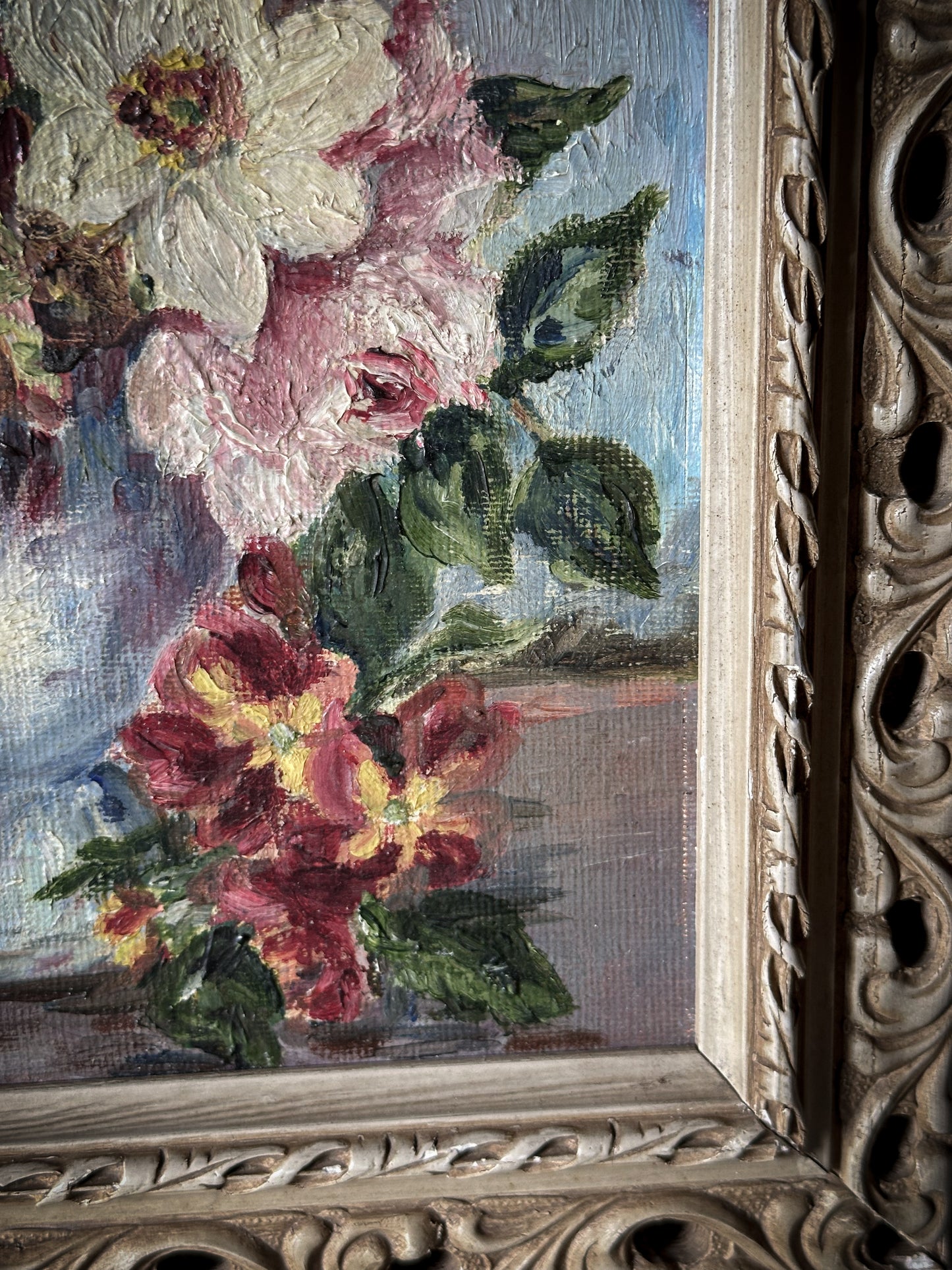 A beautiful vintage Oil Painting of Flowers