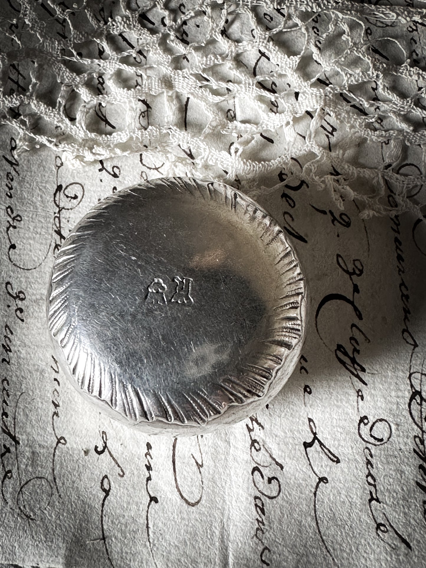 A stunning hallmarked Belgian silver hinged snuff box