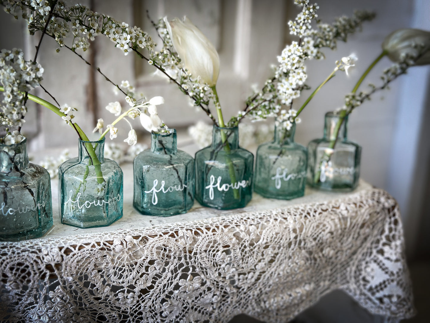 A beautiful Victorian glass ink bottle - Flowers