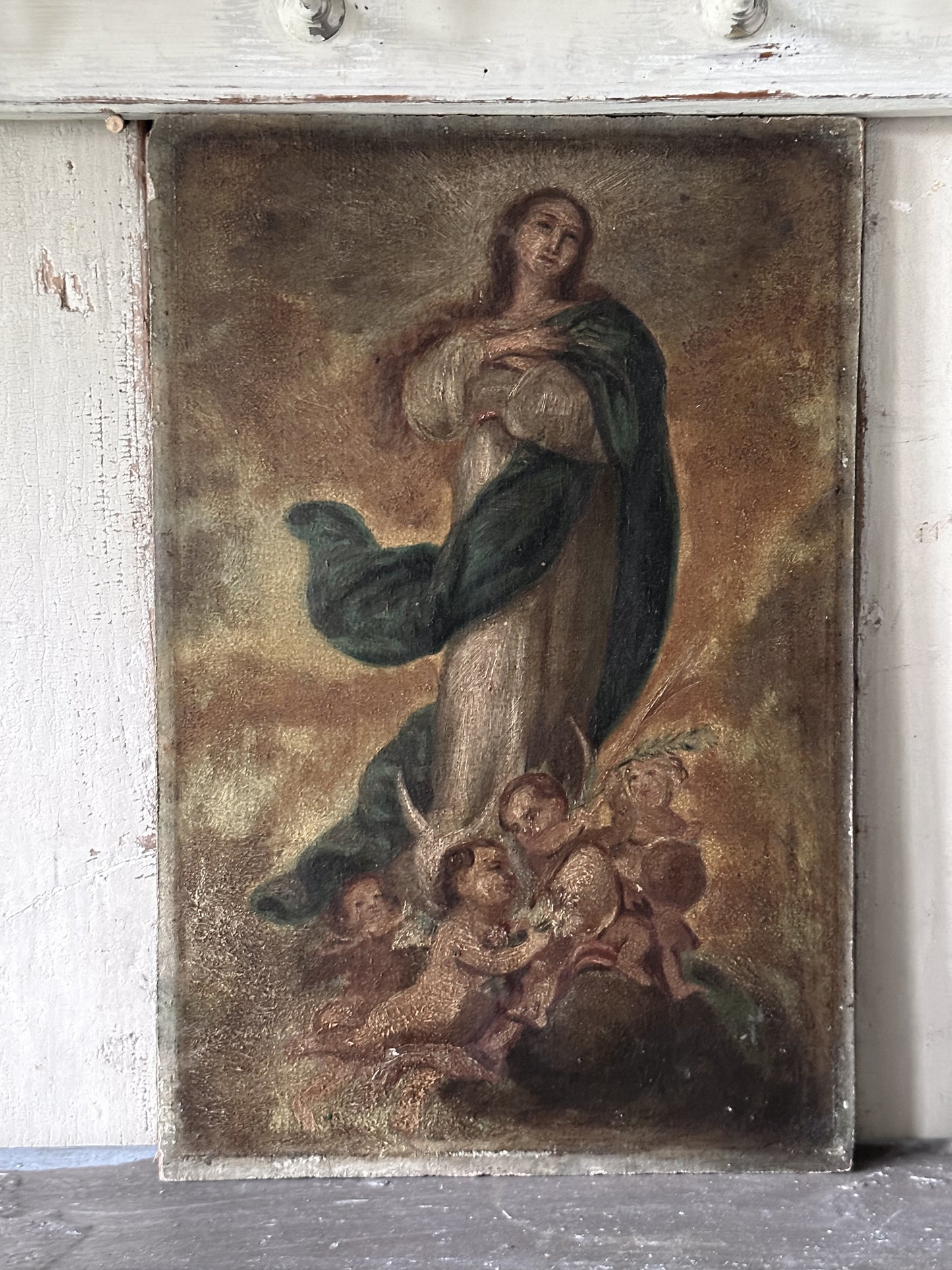 Antique oil on wood panel religious painting of Mary with cherubs at her feet
