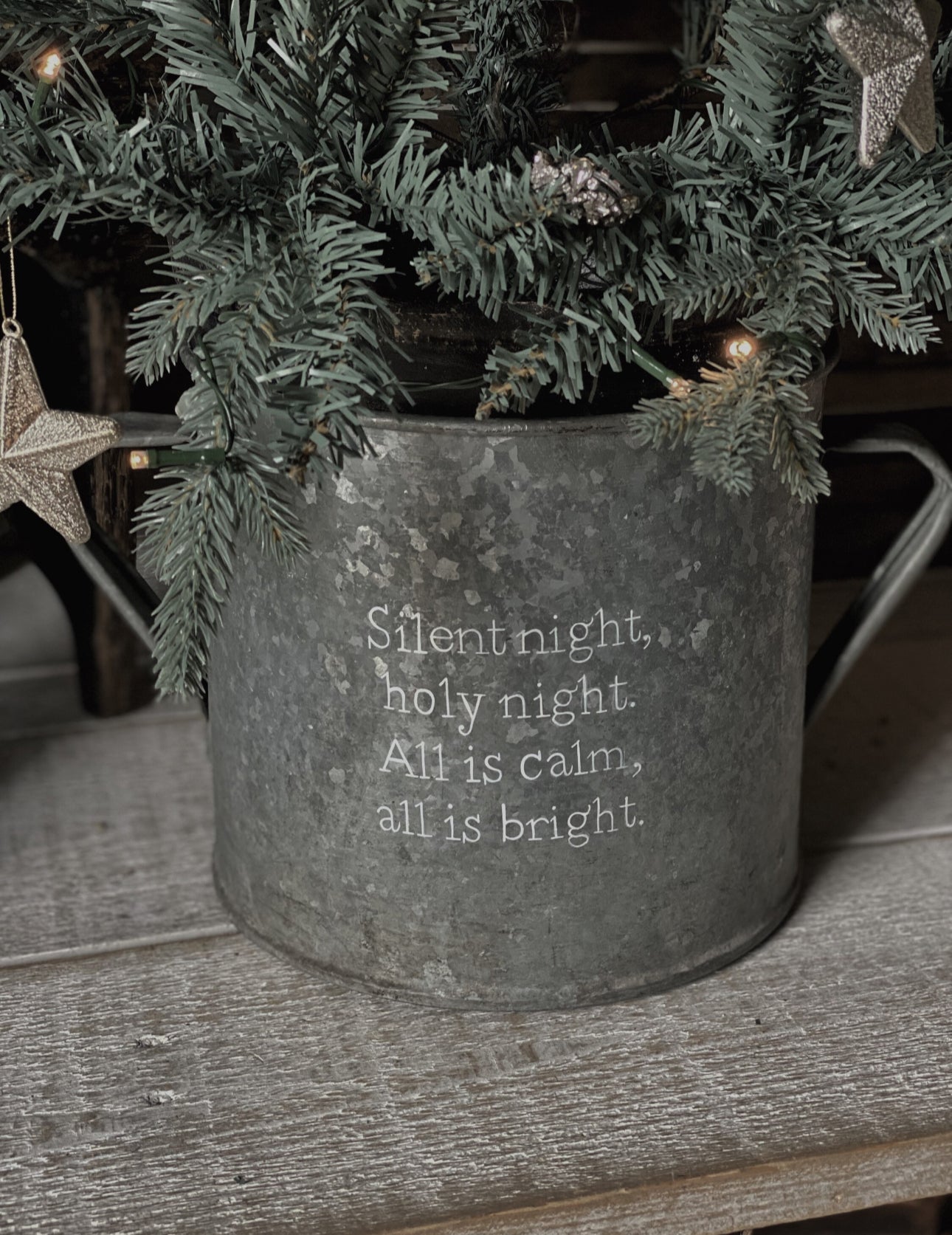 A beautiful heirloom vintage galvanised tub hand painted using traditional sign writer’s techniques and materials