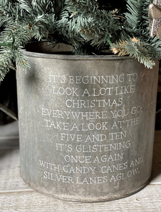 A beautiful heirloom vintage galvanised tub hand painted using traditional sign writer’s techniques and materials.