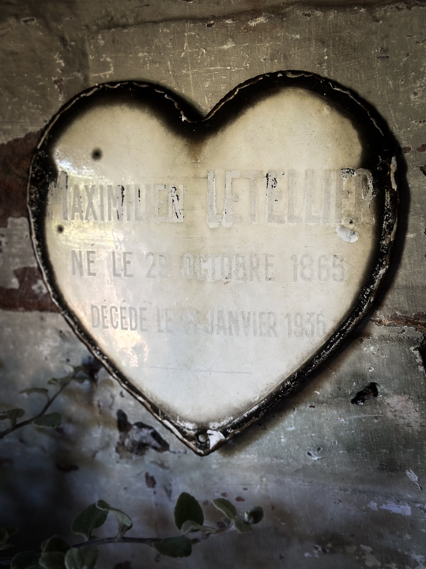 A Vintage French Enamel Heart Memorial Plaque