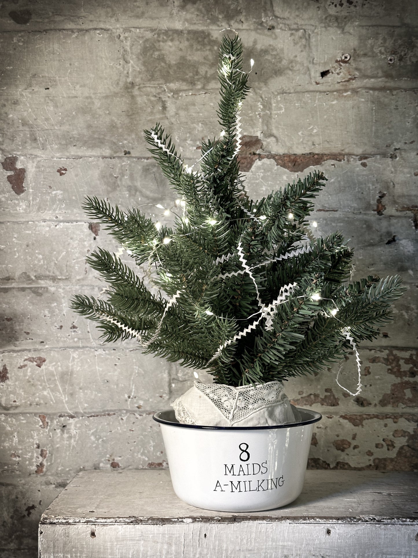 A beautiful vintage enamel pudding bowl with a hand painted quote from the Twelve days of Christmas