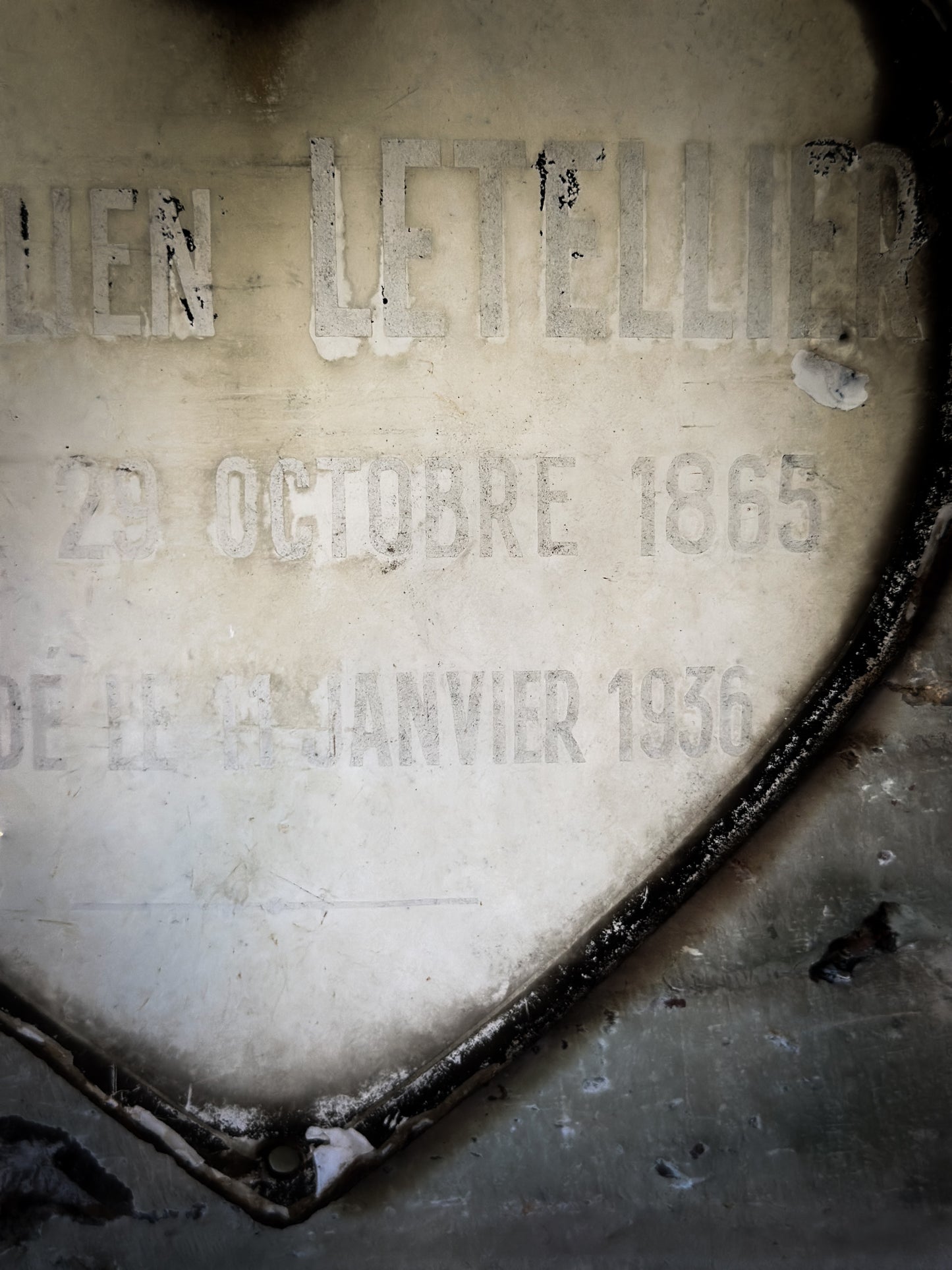 A Vintage French Enamel Heart Memorial Plaque
