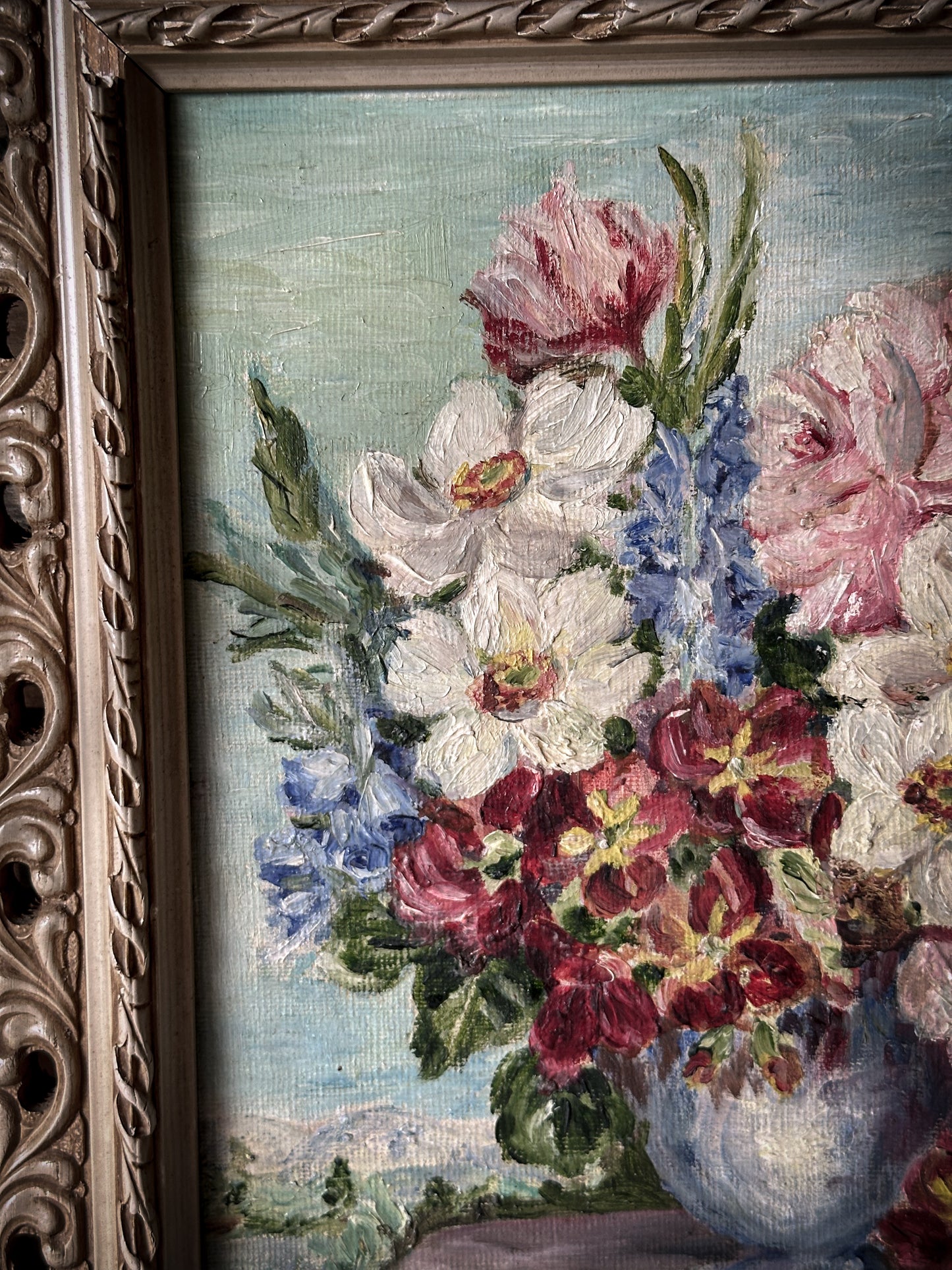 A beautiful vintage Oil Painting of Flowers