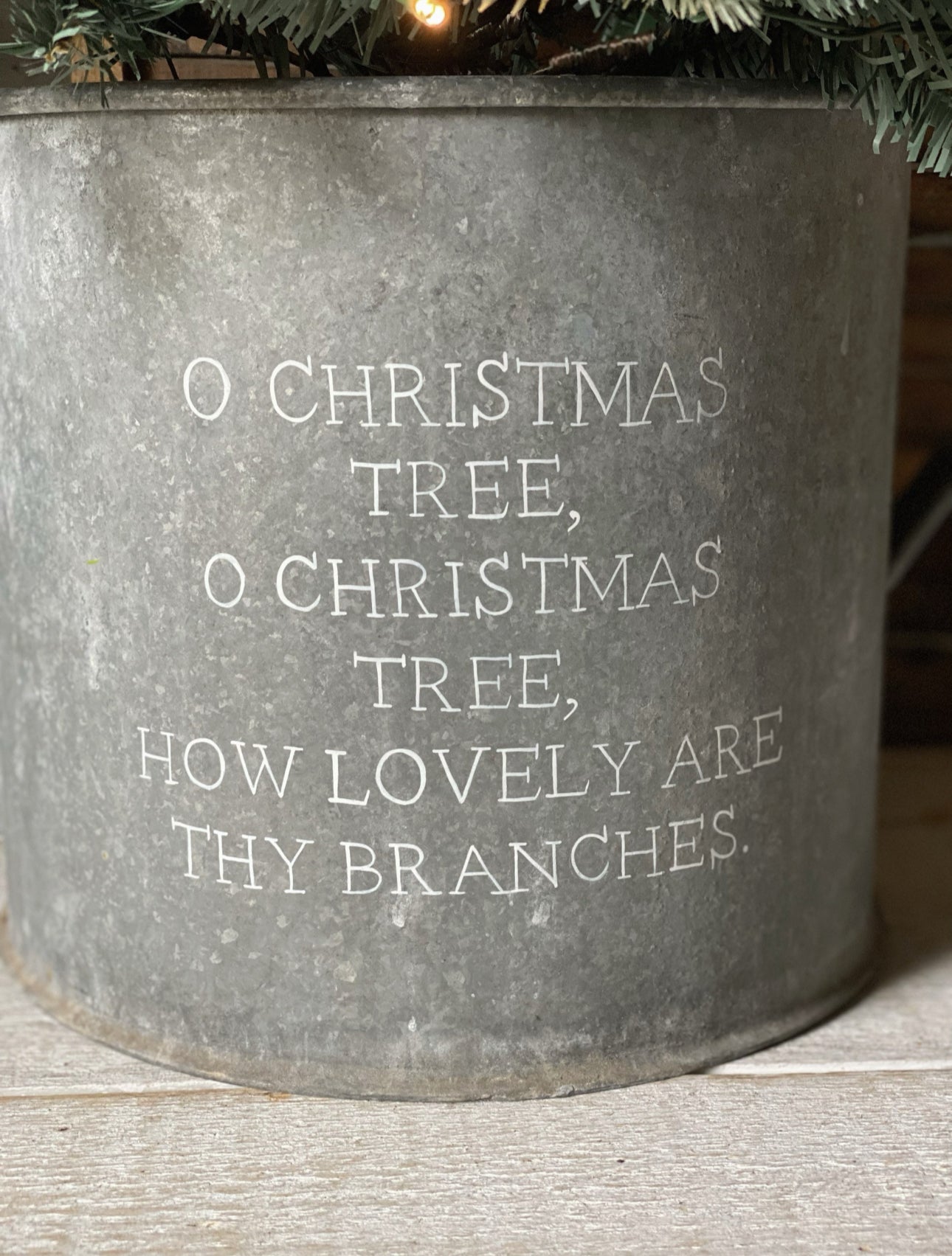 A beautiful heirloom vintage galvanised tub hand painted using traditional sign writer’s techniques and materials.