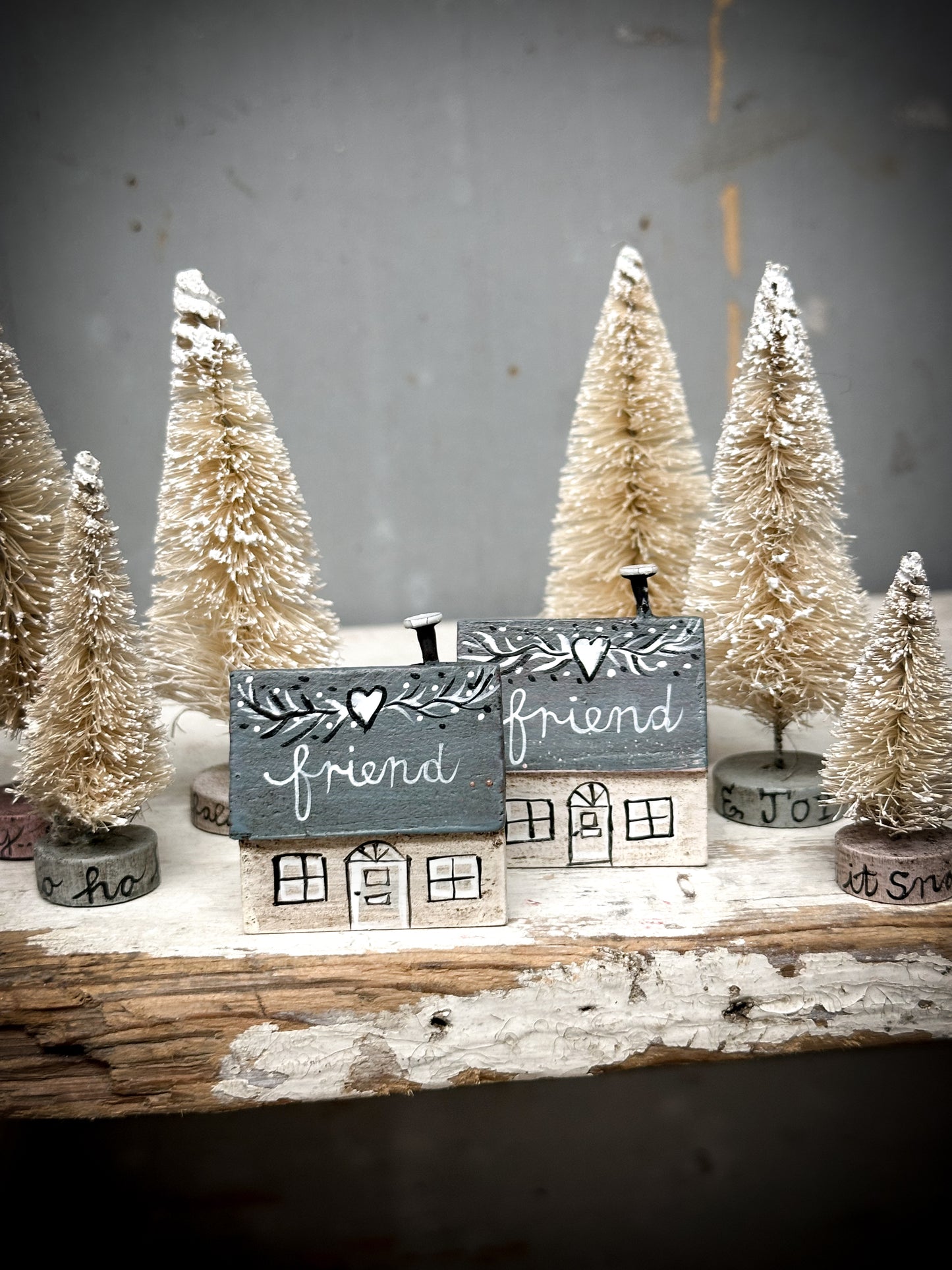 A small Vintage German Erzgebirge Putz Wooden Village House “Friend”