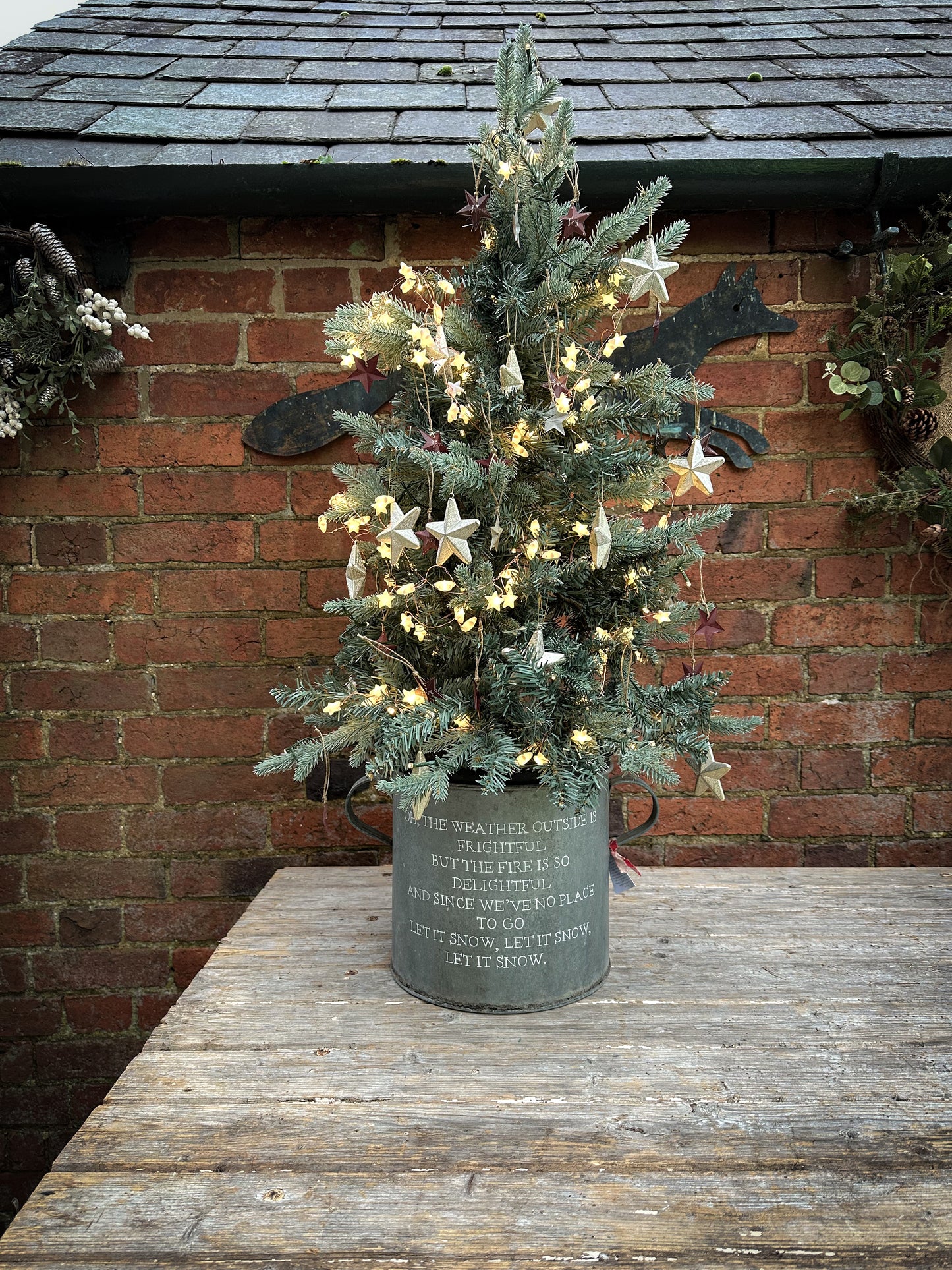 A beautiful heirloom vintage galvanised tub hand painted using traditional sign writer’s techniques and materials.