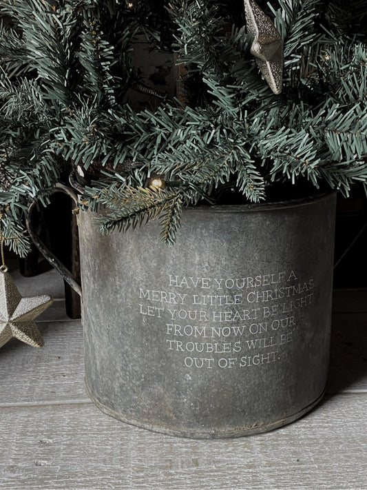 A beautiful heirloom vintage galvanised tub hand painted using traditional sign writer’s techniques and materials.