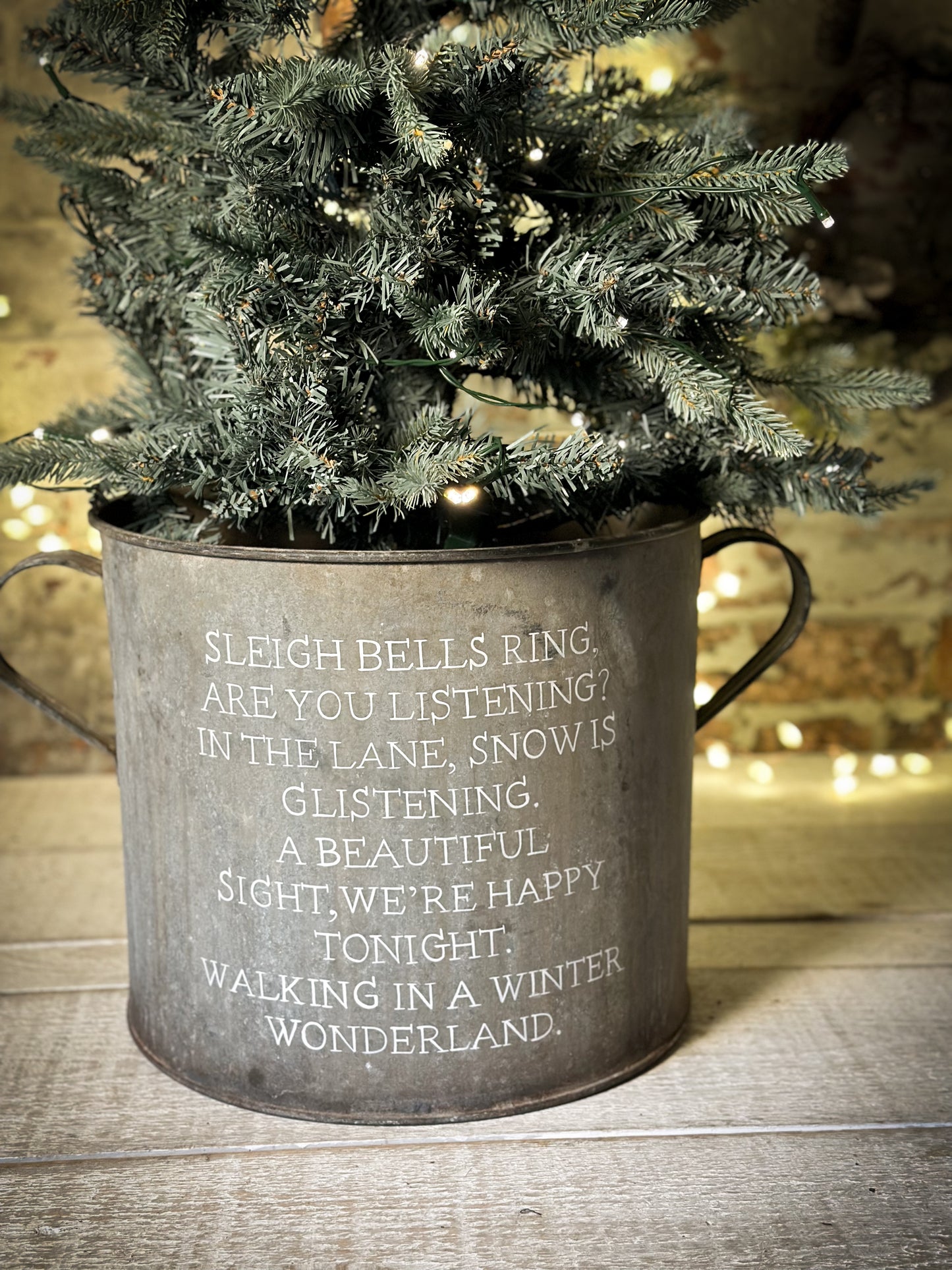 A beautiful heirloom vintage galvanised tub hand painted using traditional sign writer’s techniques and materials.