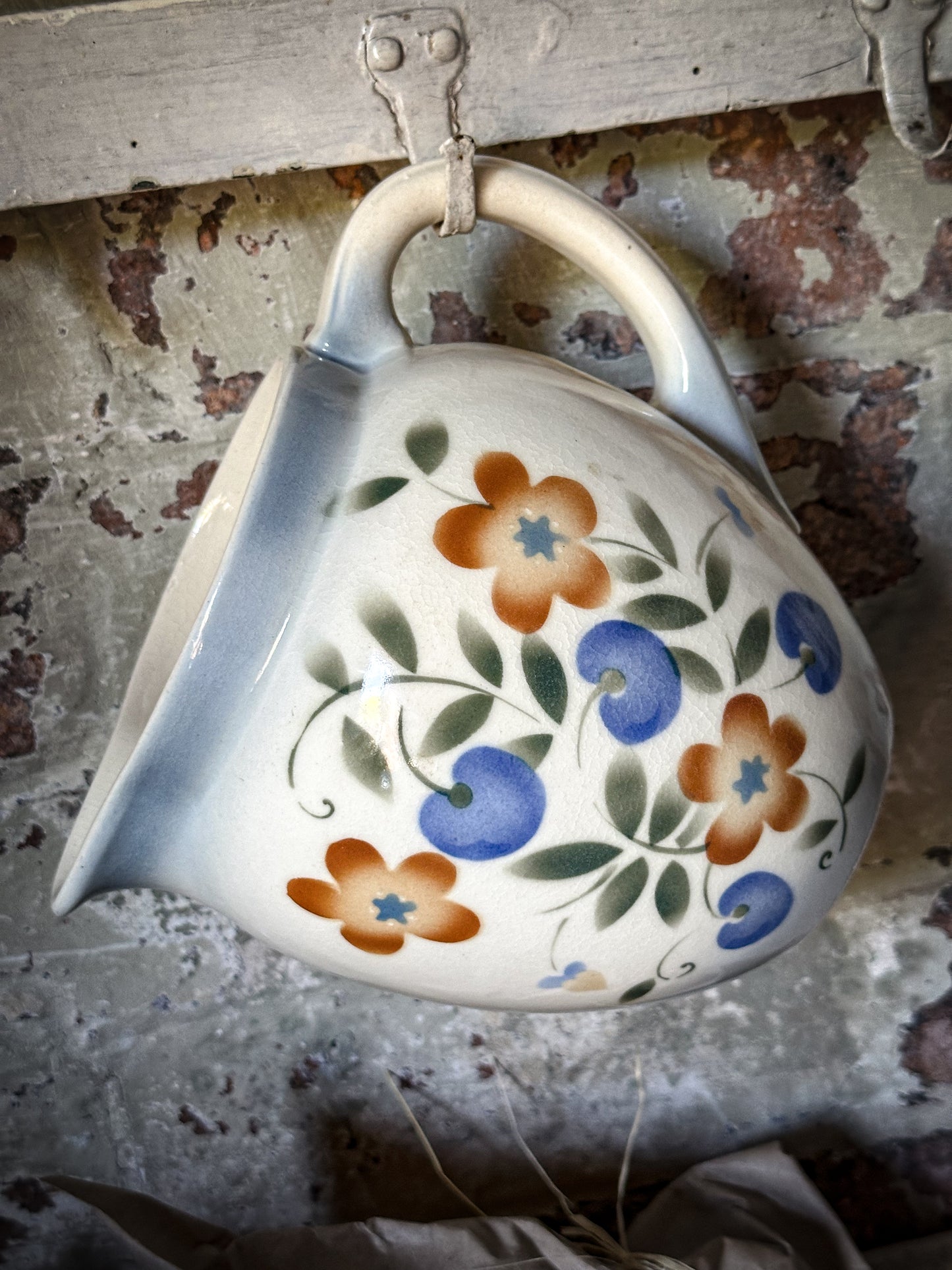 A Vintage Sponge Ware Flower Jug