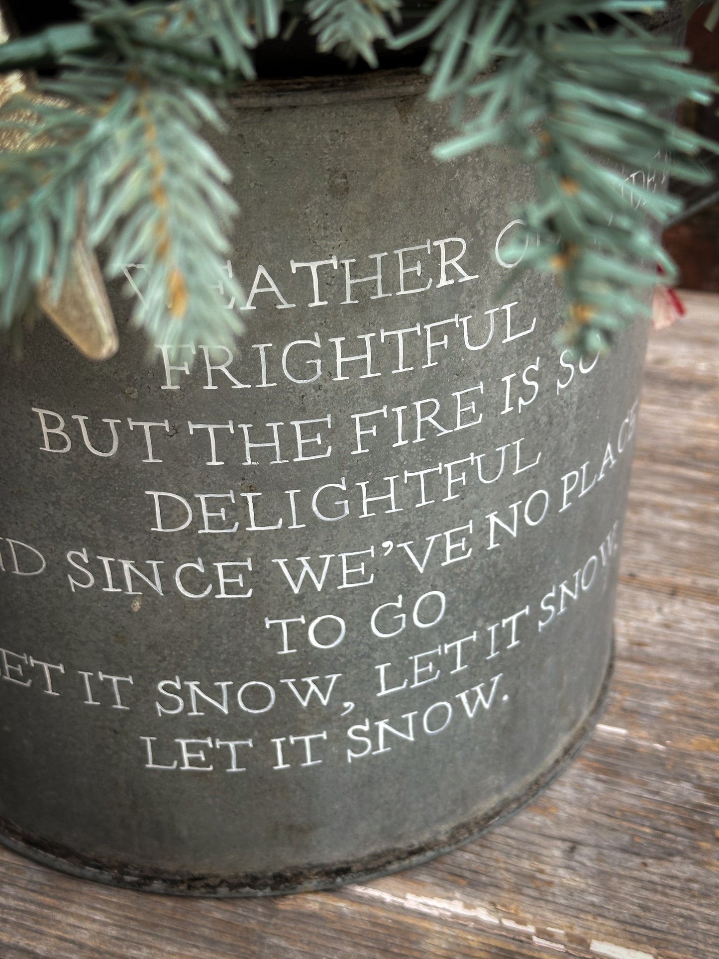 A beautiful heirloom vintage galvanised tub hand painted using traditional sign writer’s techniques and materials.