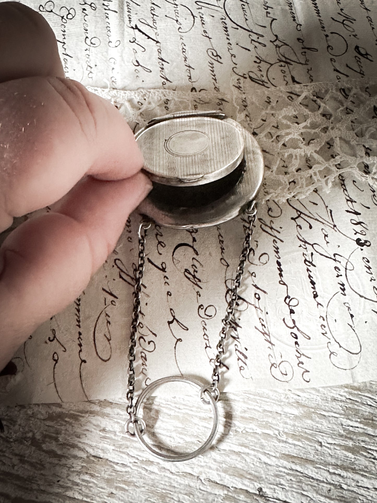 Silver mirror compact hallmarked Chester 1917 by makers Adie & Lovekin