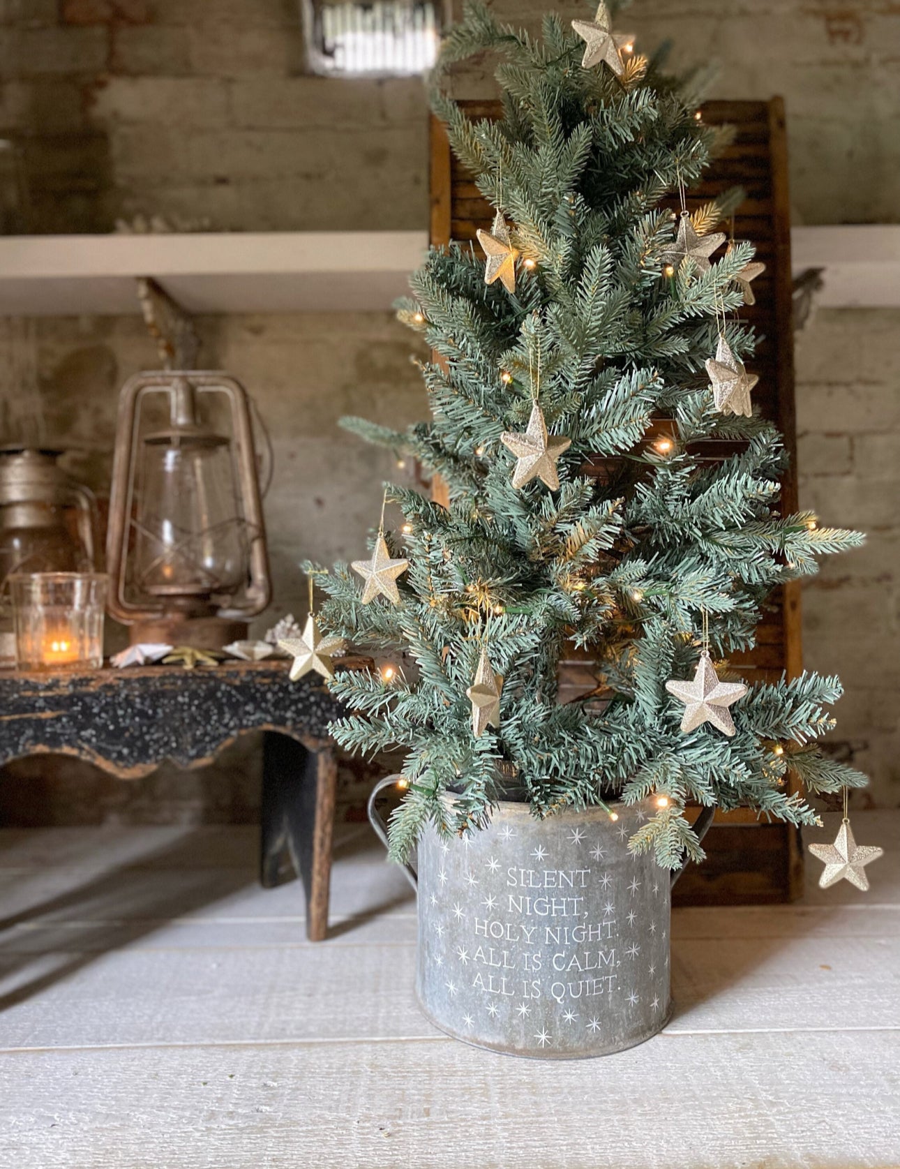 A beautiful heirloom vintage galvanised tub hand painted using traditional sign writer’s techniques and materials