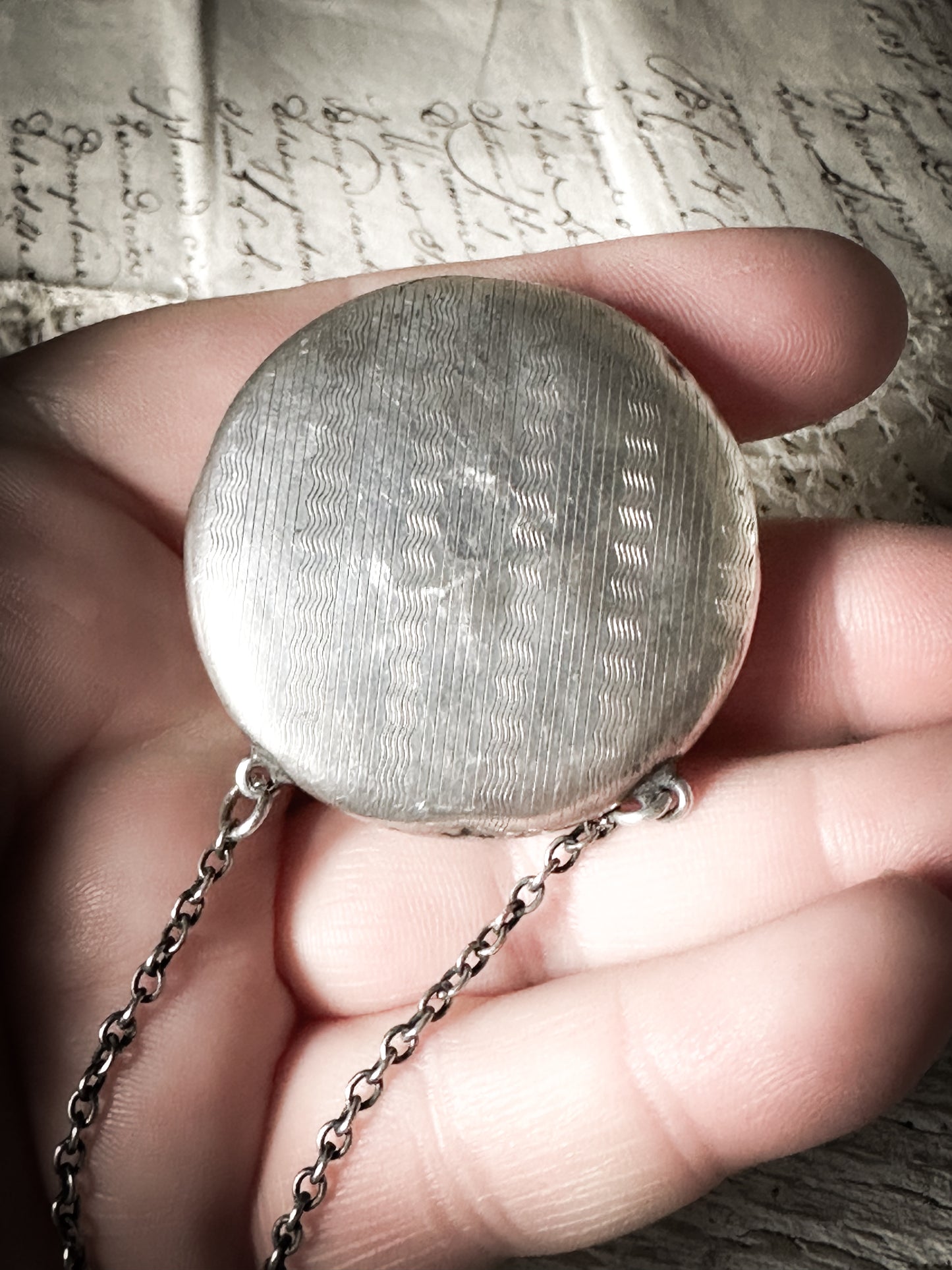 Silver mirror compact hallmarked Chester 1917 by makers Adie & Lovekin