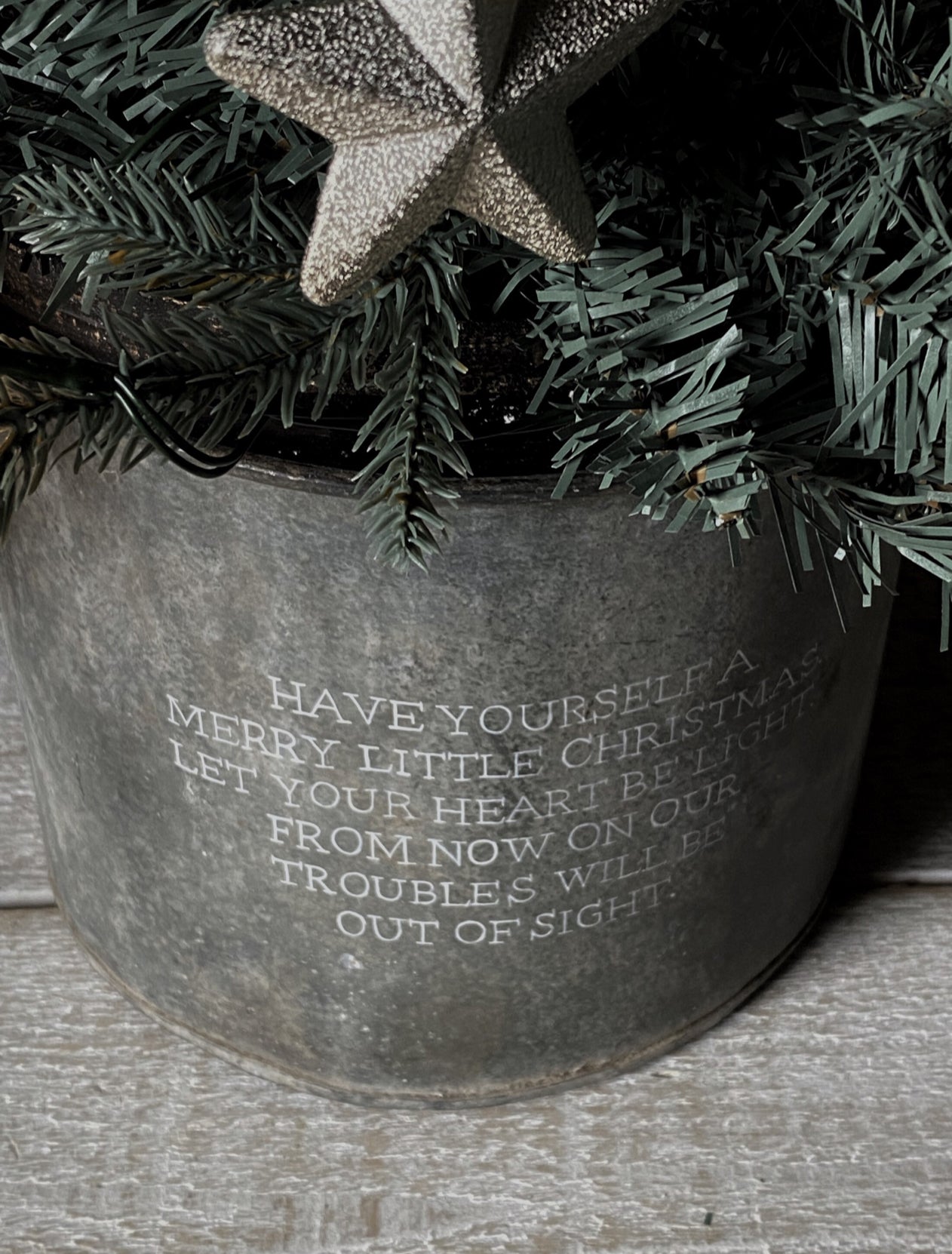 A beautiful heirloom vintage galvanised tub hand painted using traditional sign writer’s techniques and materials.
