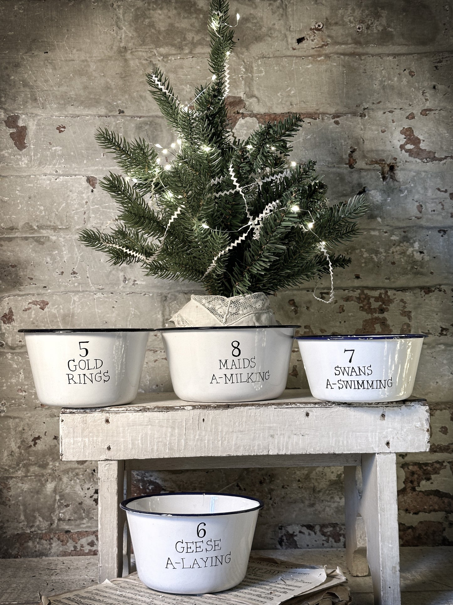 A beautiful vintage enamel pudding bowl with a hand painted quote from the Twelve days of Christmas