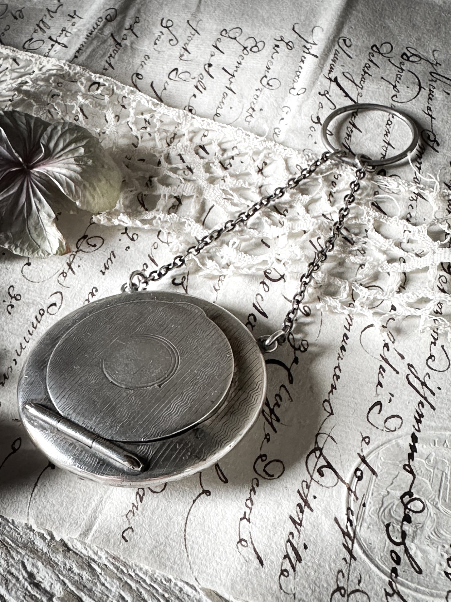 Silver mirror compact hallmarked Chester 1917 by makers Adie & Lovekin