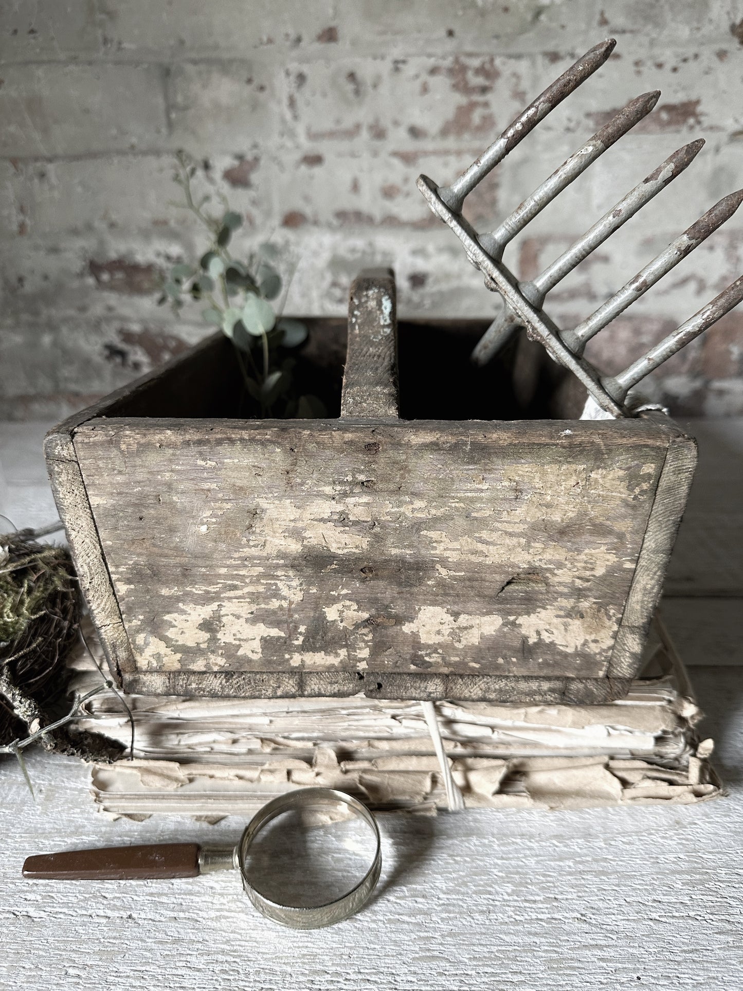 A lovely antique wooden canteen tray