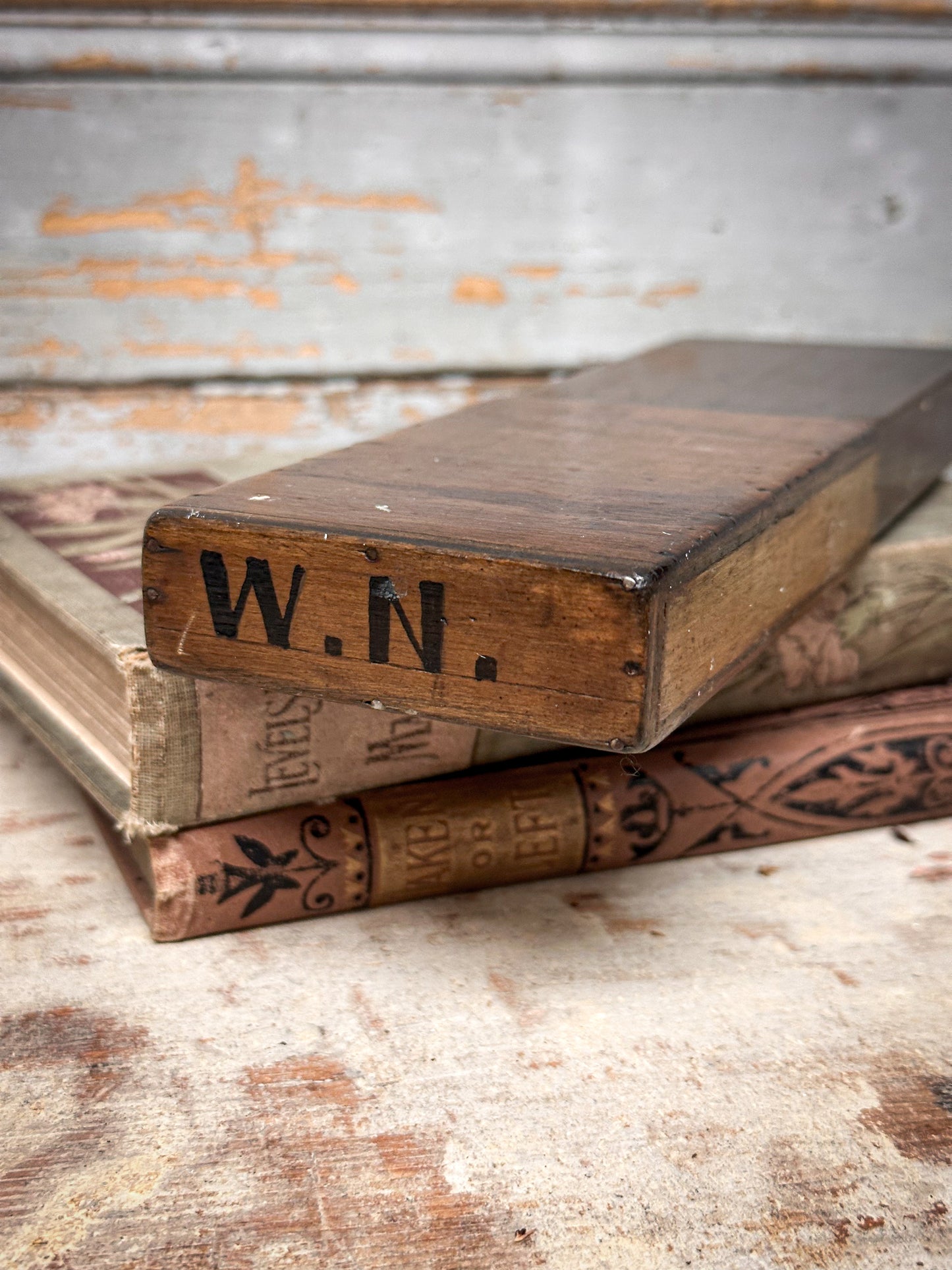 Antique Wooden Writing Brush Box – Hand-Painted Lettering | Typography & Stationery Collectors