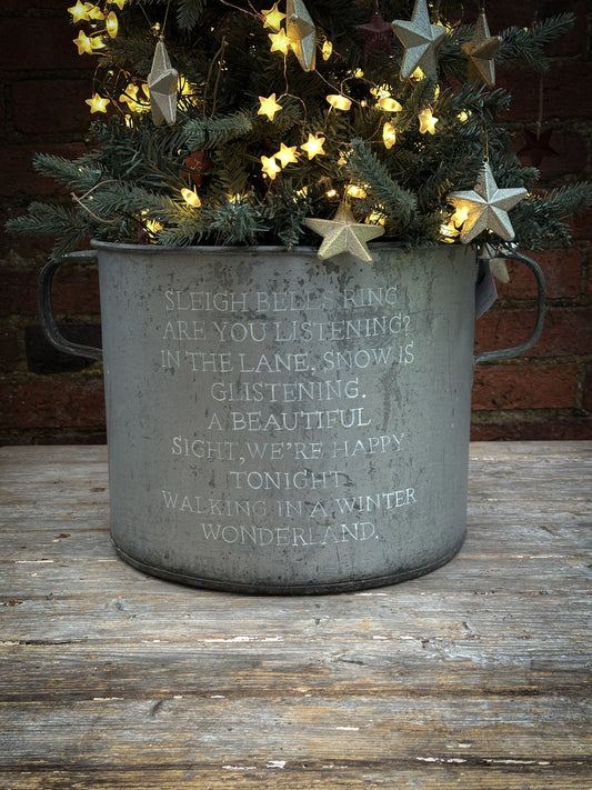 A beautiful heirloom vintage galvanised tub hand painted using traditional sign writer’s techniques and materials.