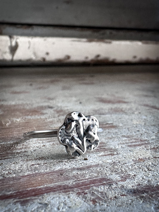 Moon Garden Daffodil Ring – Fine Silver Botanical Stacker