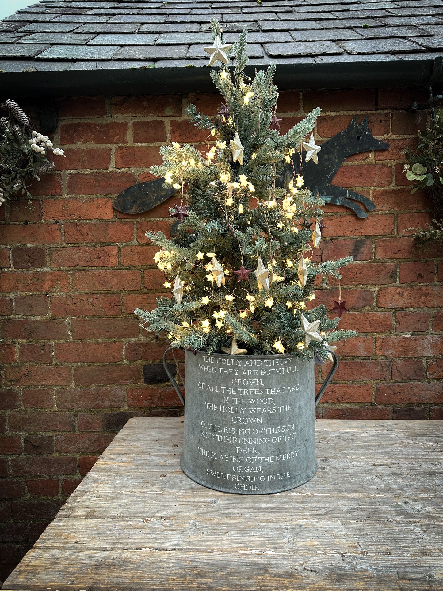 A beautiful heirloom vintage galvanised tub hand painted using traditional sign writer’s techniques and materials.