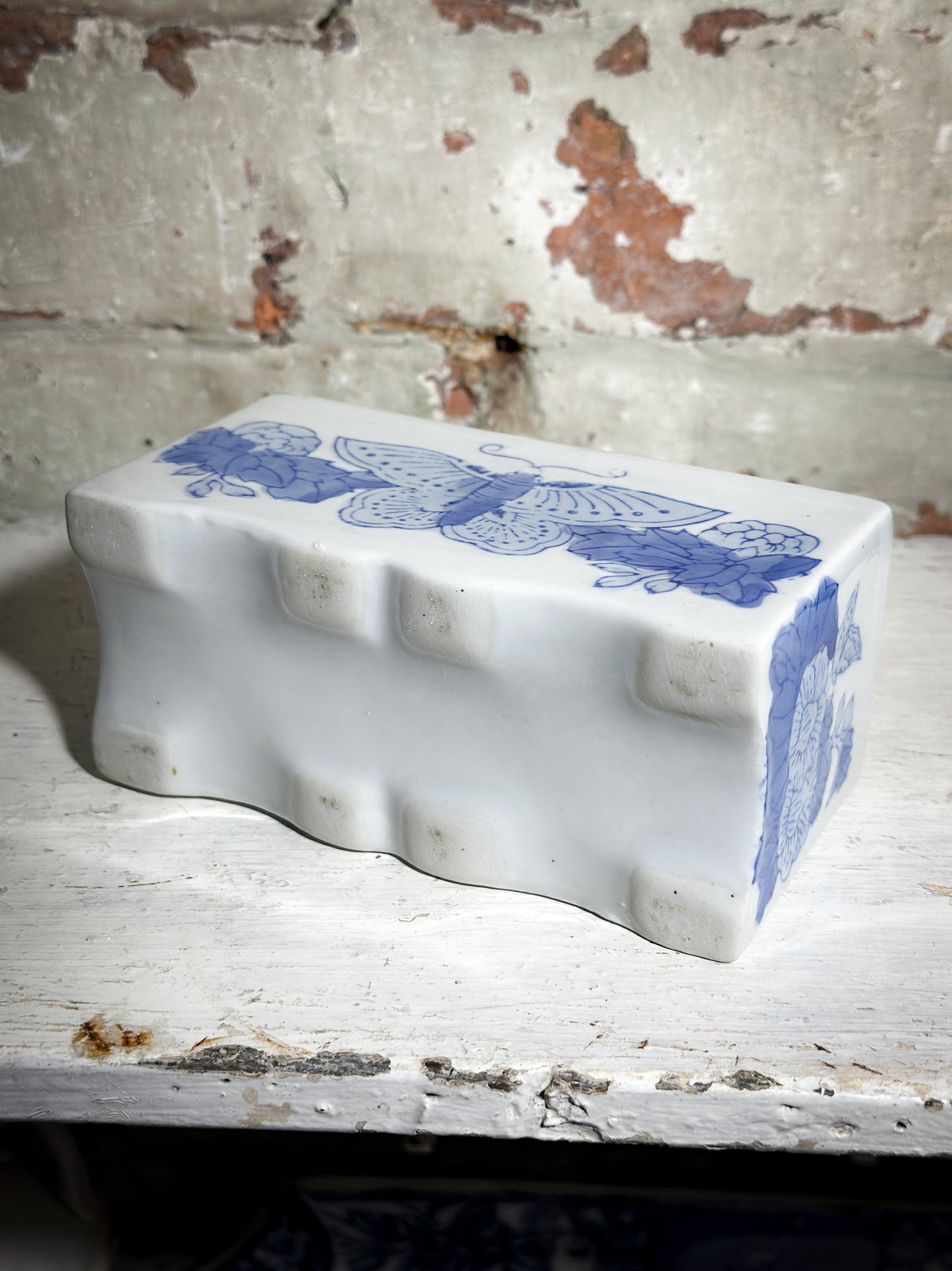 A Vintage Porcelain Tulip or flower Brick