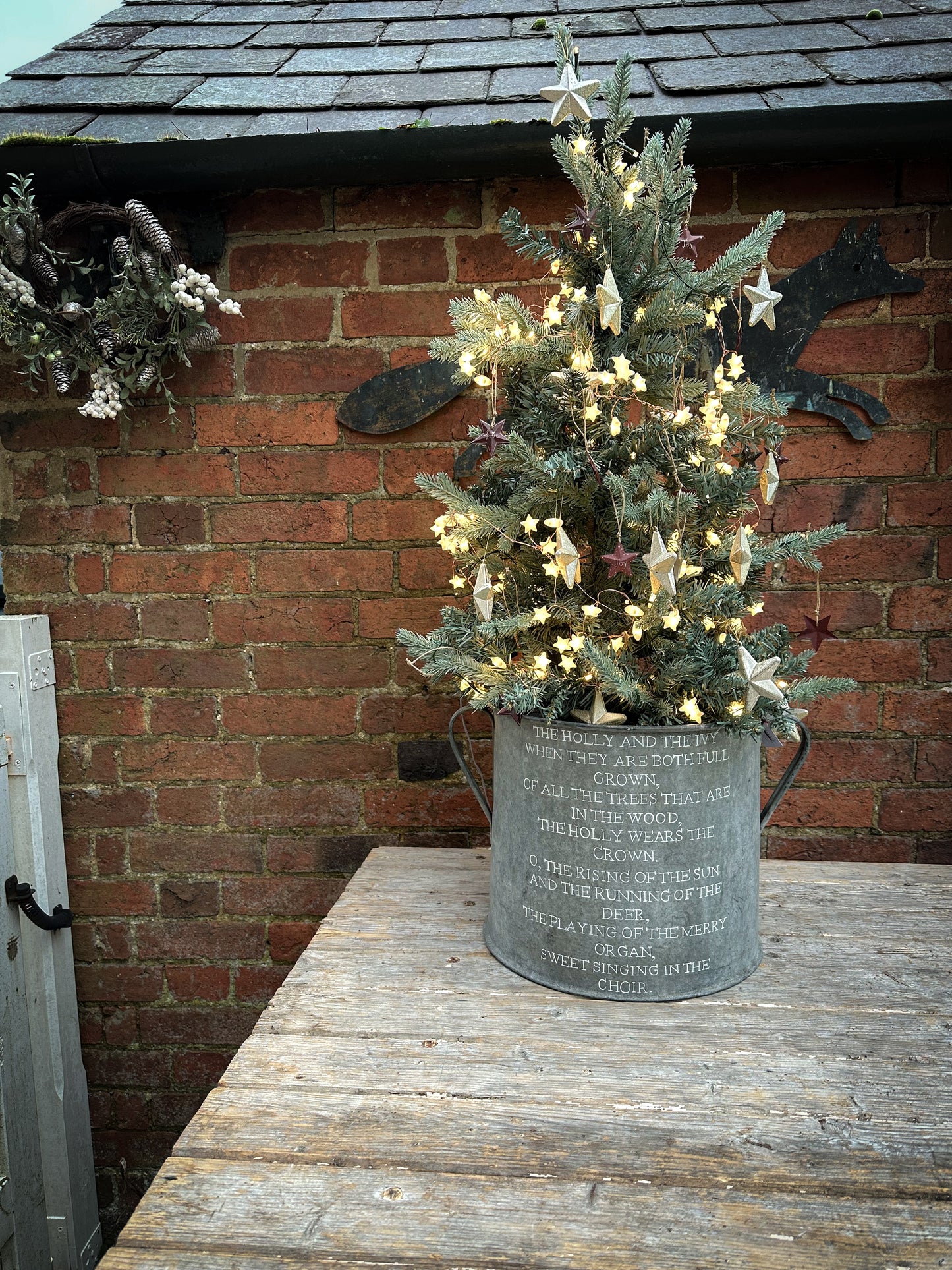 A beautiful heirloom vintage galvanised tub hand painted using traditional sign writer’s techniques and materials.