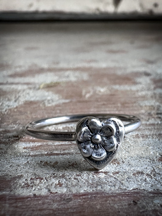 Moon Garden Heart Ring – Fine Silver Floral Heart