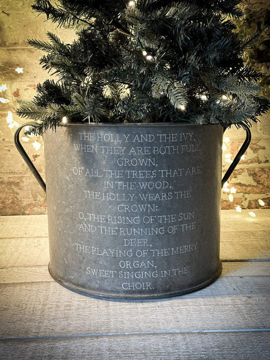 A beautiful heirloom vintage galvanised tub hand painted using traditional sign writer’s techniques and materials.