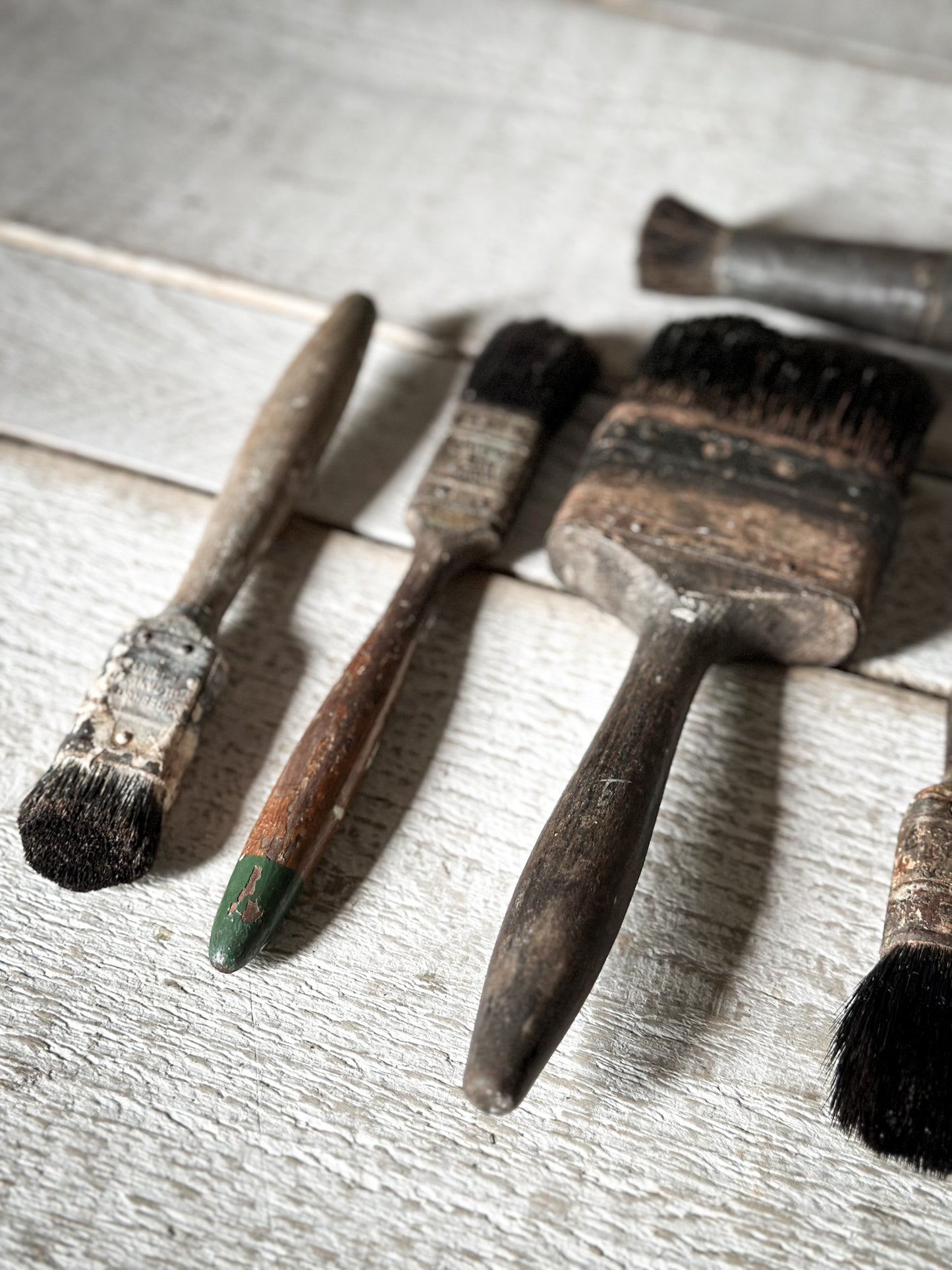 Vintage Collection of Artists & Decorators Paint Brushes – Studio Display Set of 6