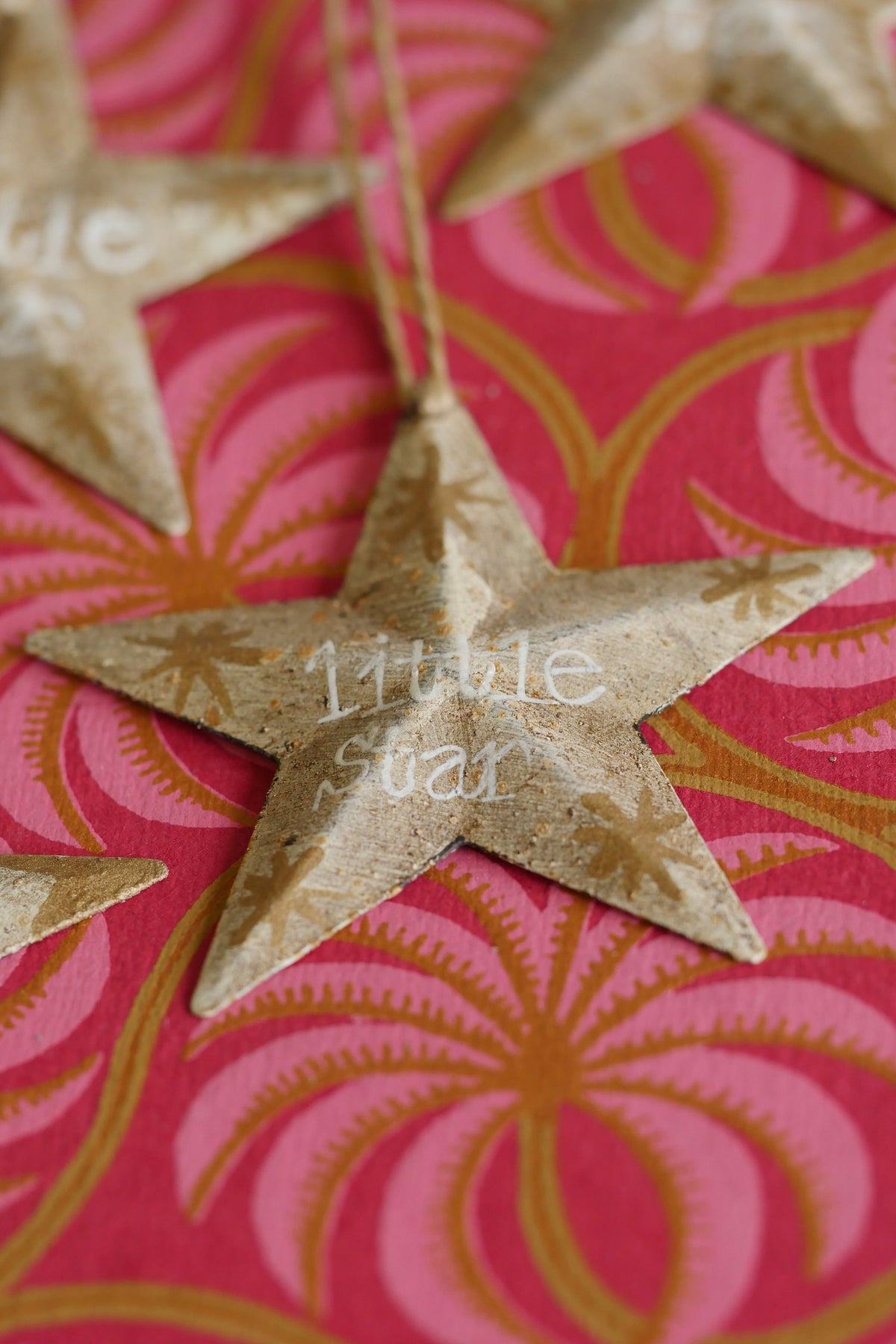Hand Painted Folk Art medium Pressed Tin Barn Stars – Little Star