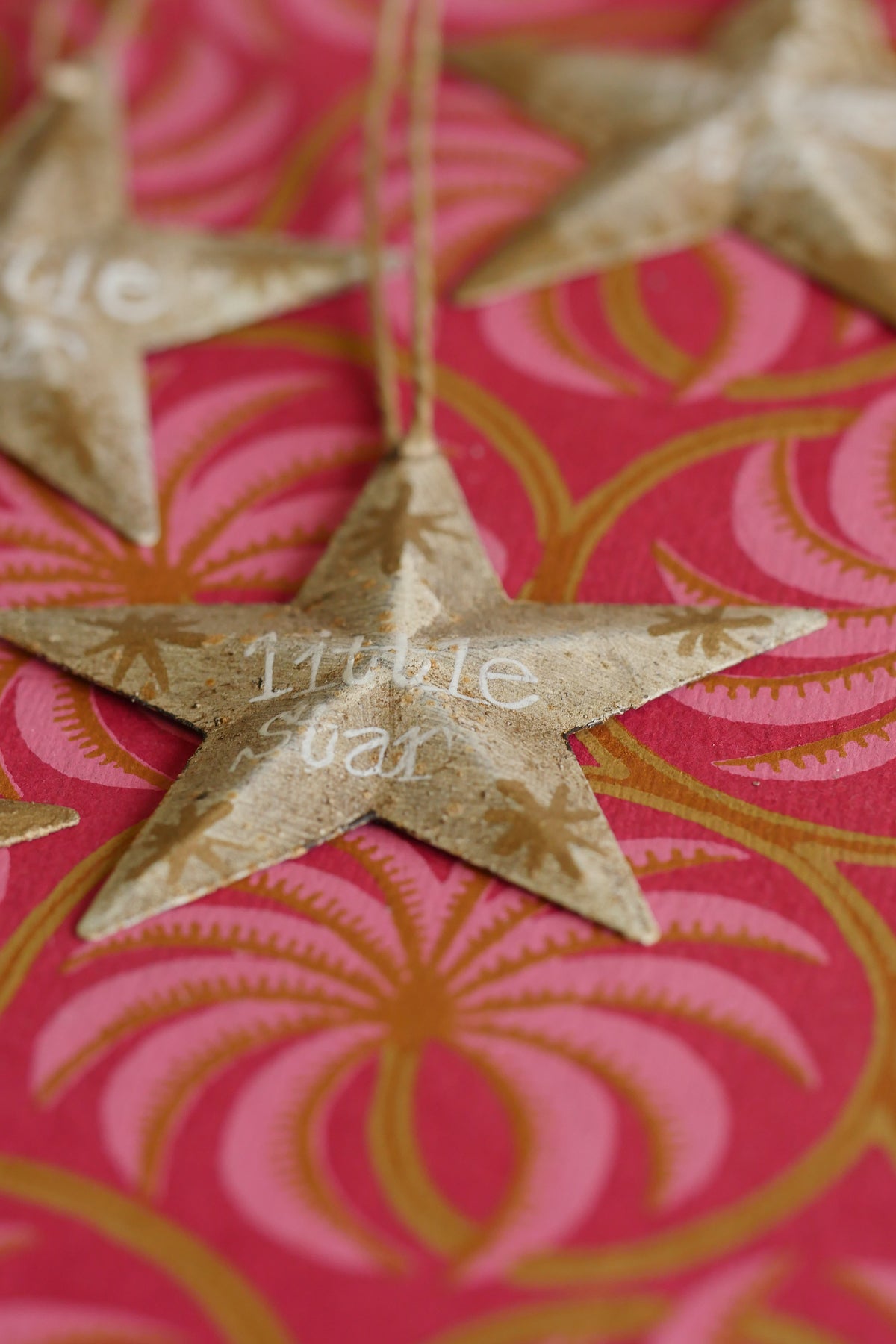 Hand Painted Folk Art medium Pressed Tin Barn Stars – Little Star