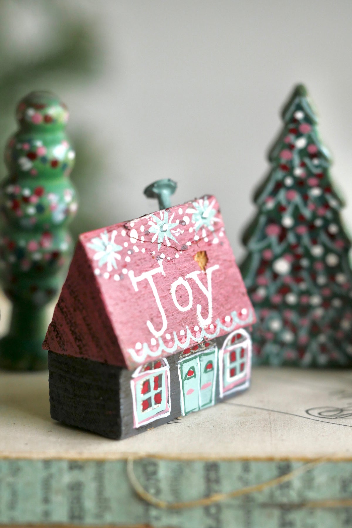 Reworked Vintage German Erzgebirge Christmas Houses – Joy