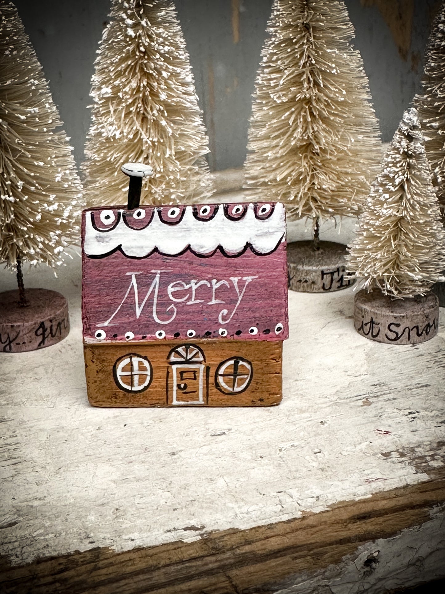 A small Vintage German Erzgebirge Putz Wooden Village House “Merry”