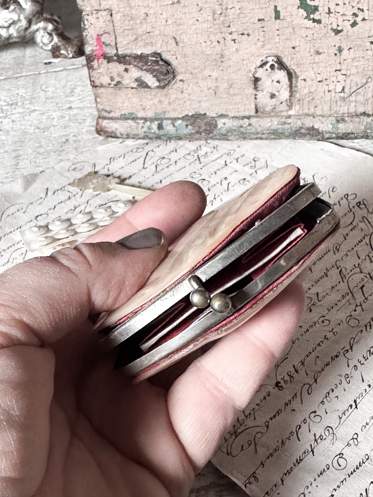 Antique Mother of Pearl Coin Purse – French Compact